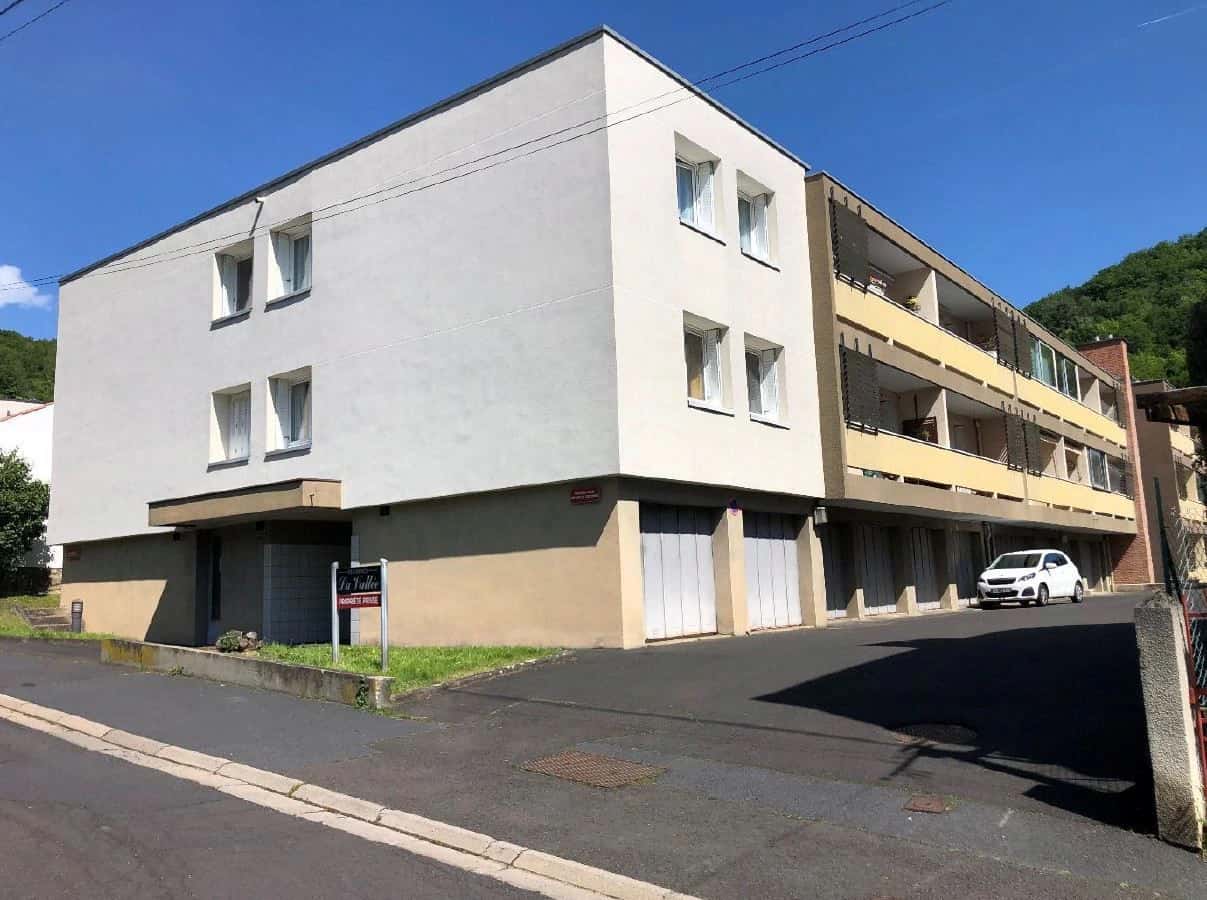 Un appartement de deux pièces situé à Royat
