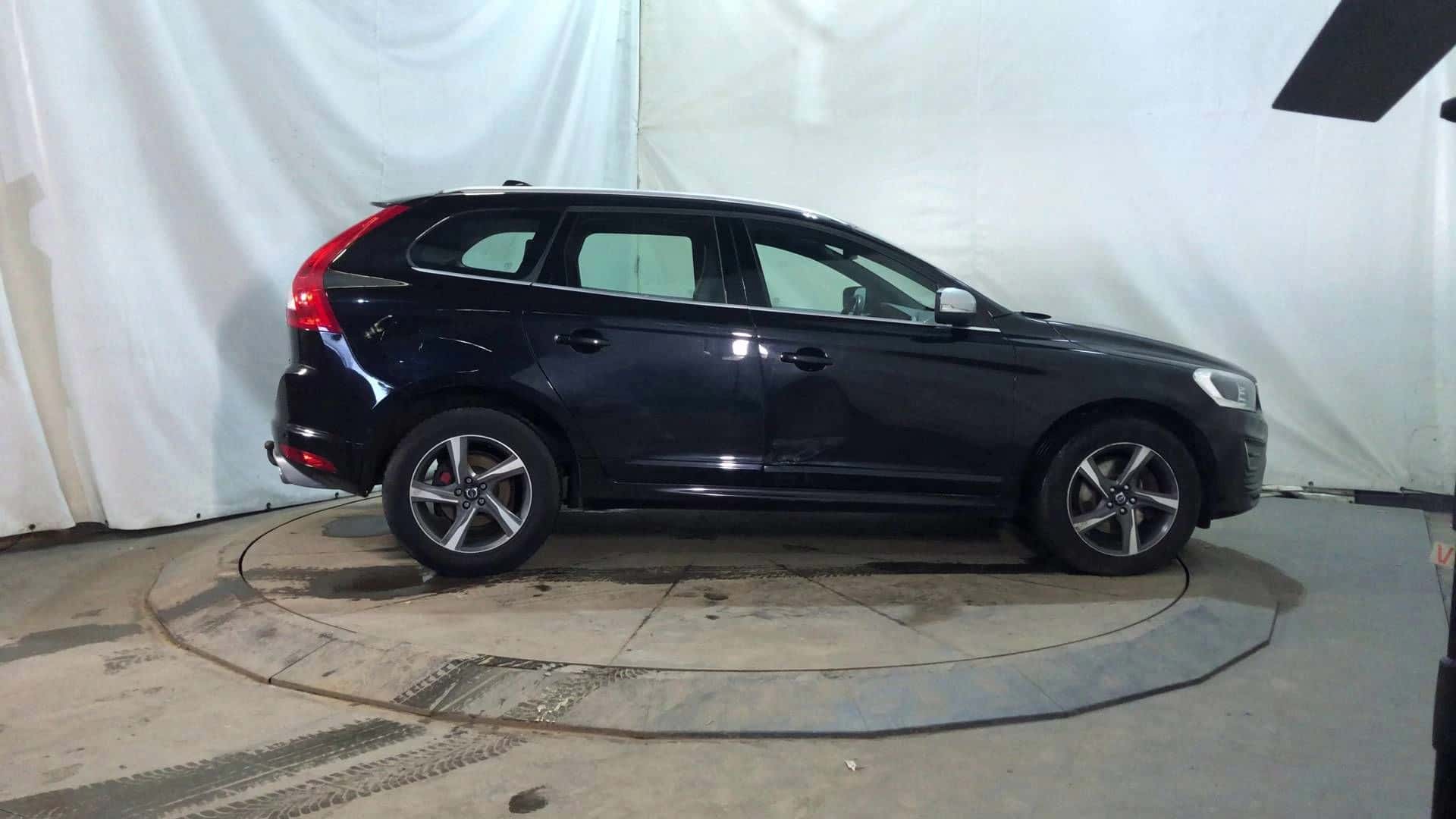 XC60 D4 AWD 181 ch, VOLVO · 2014 · 172 551 km · Diesel à Caudan — photo 1