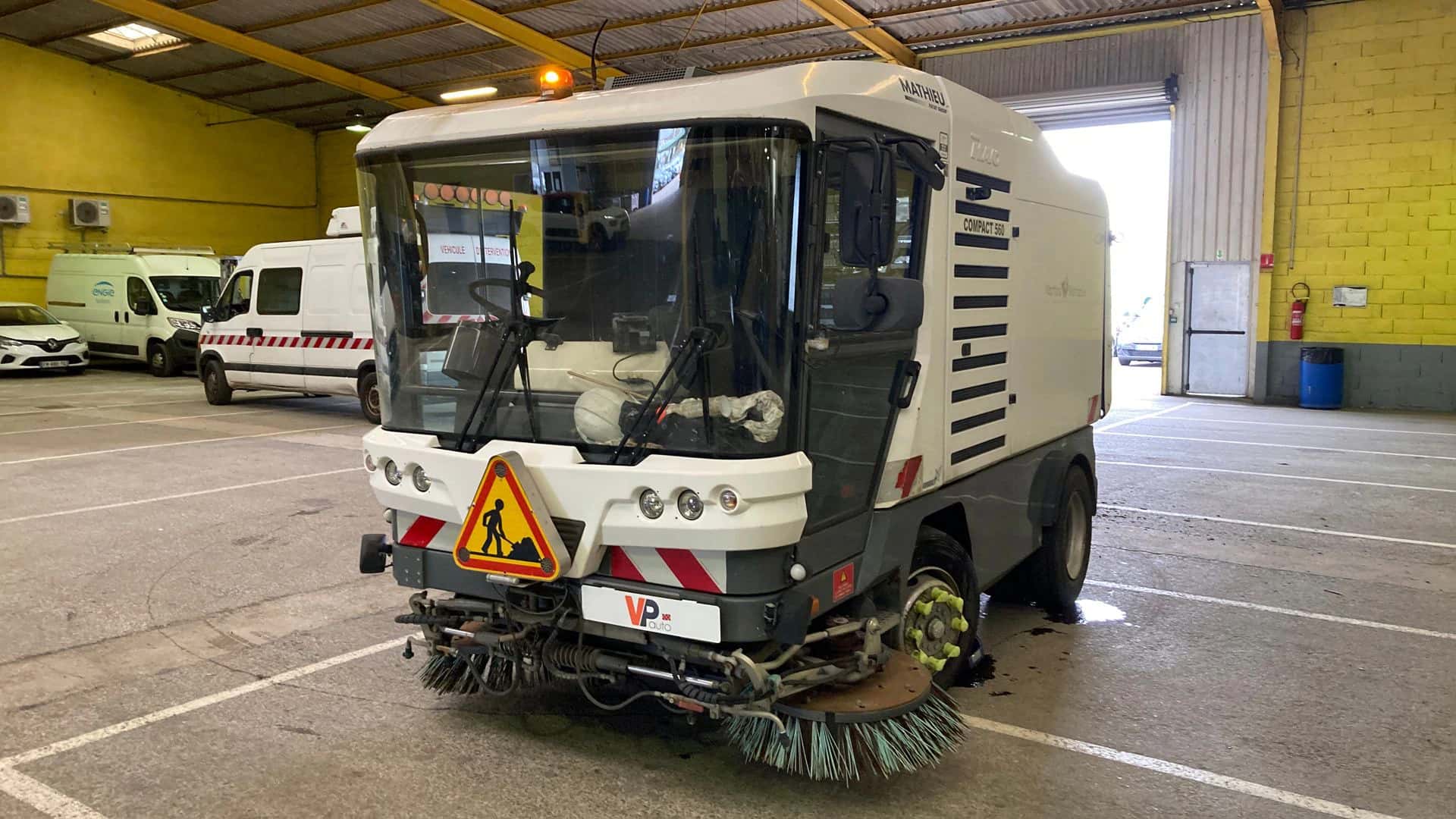 BALAYEUSE COMPACTE RAVO CR 560 118 kW