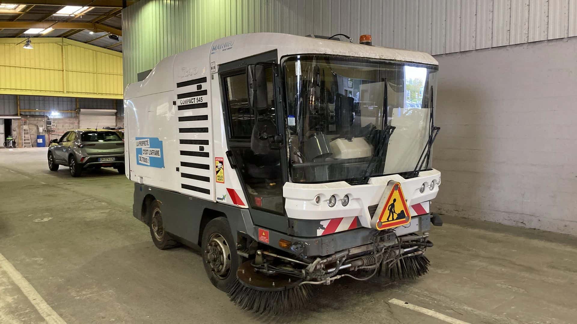 BALAYEUSE COMPACTE RAVO CR 545 112 kW