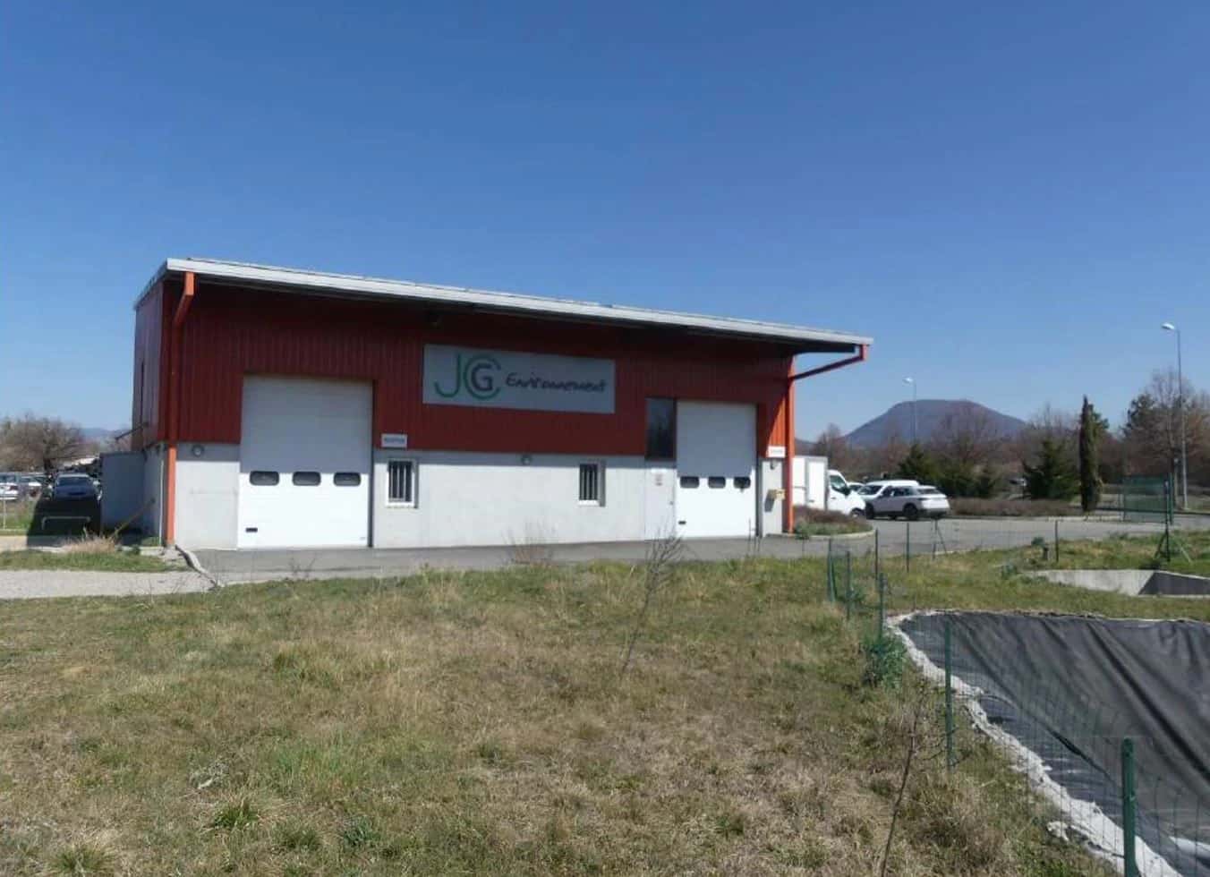 Un bâtiment industriel de 286.44 m² à Sisteron, Sisteron · 286.44 m² · 991 €/m² à Sisteron — photo 1