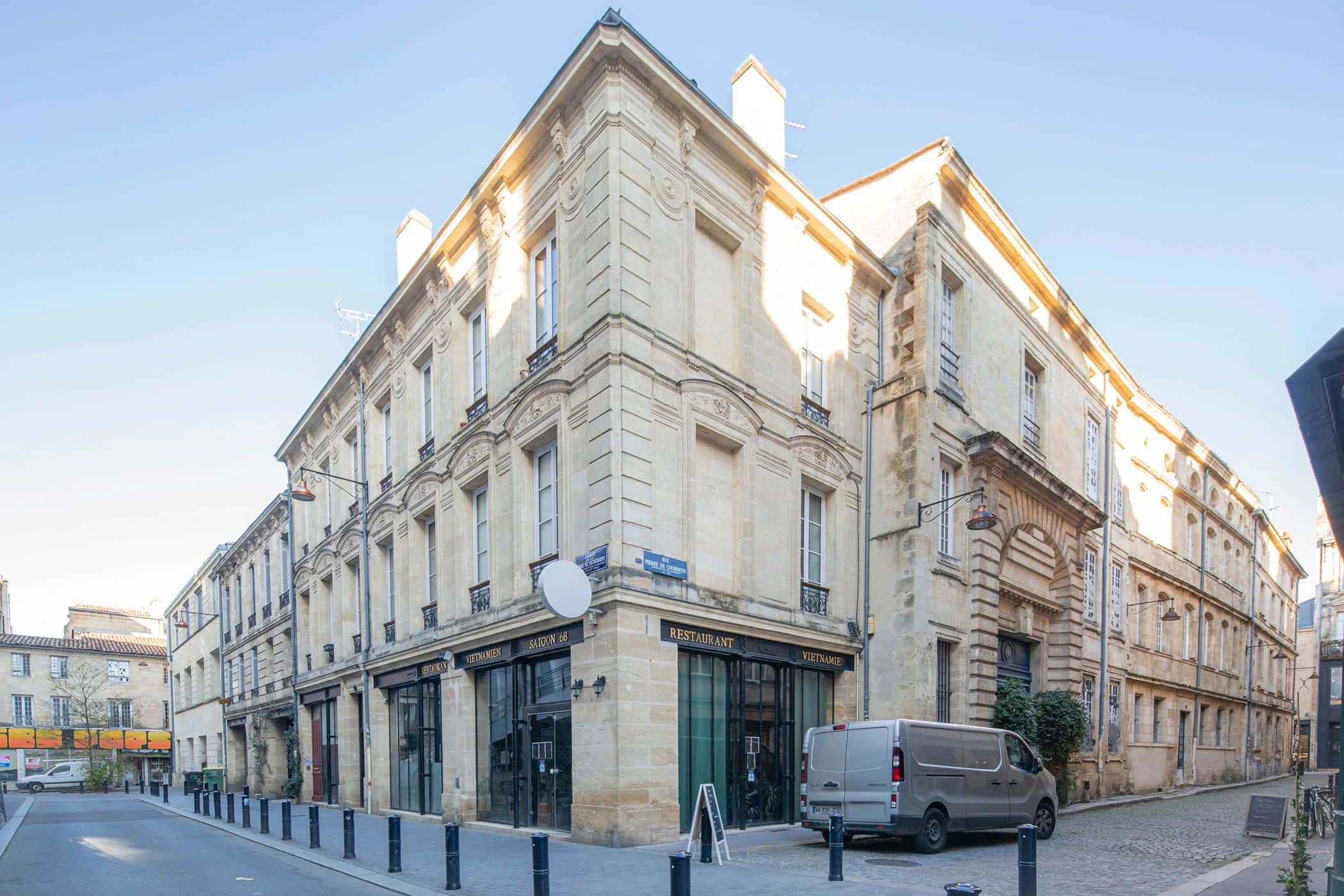 BEL IMMEUBLE DE RAPPORT EN PIERRE, Bordeaux · 298 m² · 2383 €/m² à Bordeaux — photo 1