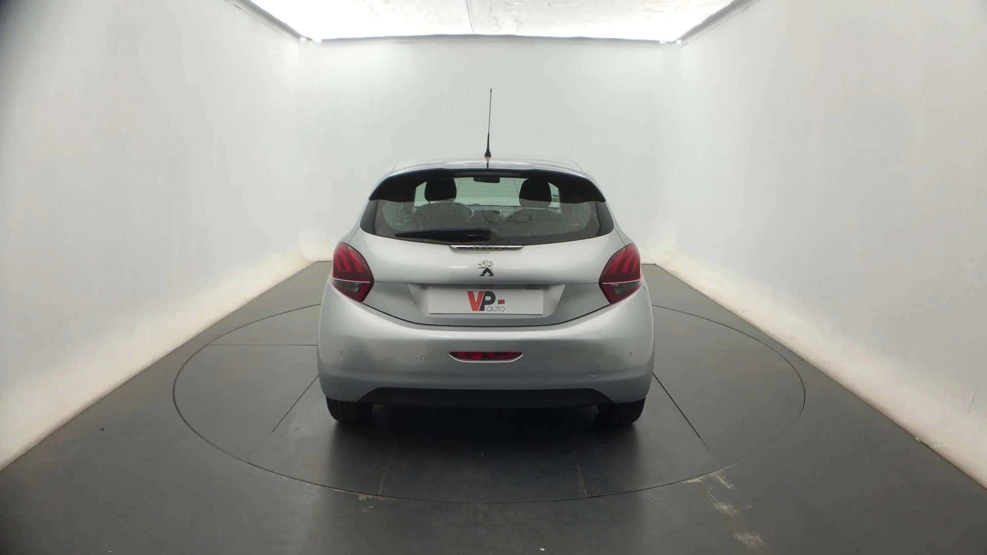 208 1.6 BlueHDi 75ch S&S BVM5 Active Business, PEUGEOT · 2018 · 44054 km · Essence à Miramas — photo 1