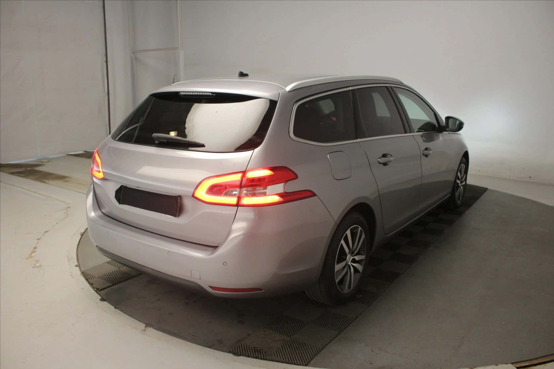 308 SW BlueHDi 130ch S&S EAT8, PEUGEOT · 2019 · 166 951 km · Diesel à Caudan — photo 1