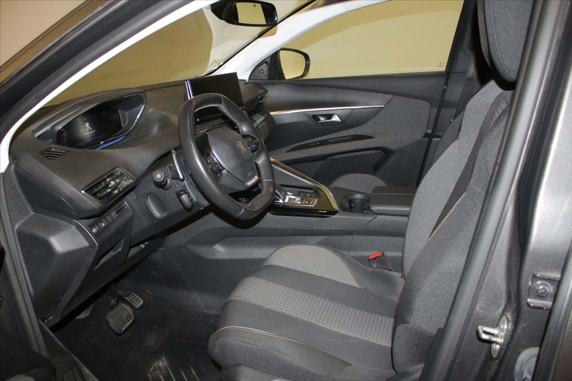 3008 BlueHDi 130ch S&S EAT8, PEUGEOT · 2021 · 118 868 km · Diesel à Caudan — photo 1