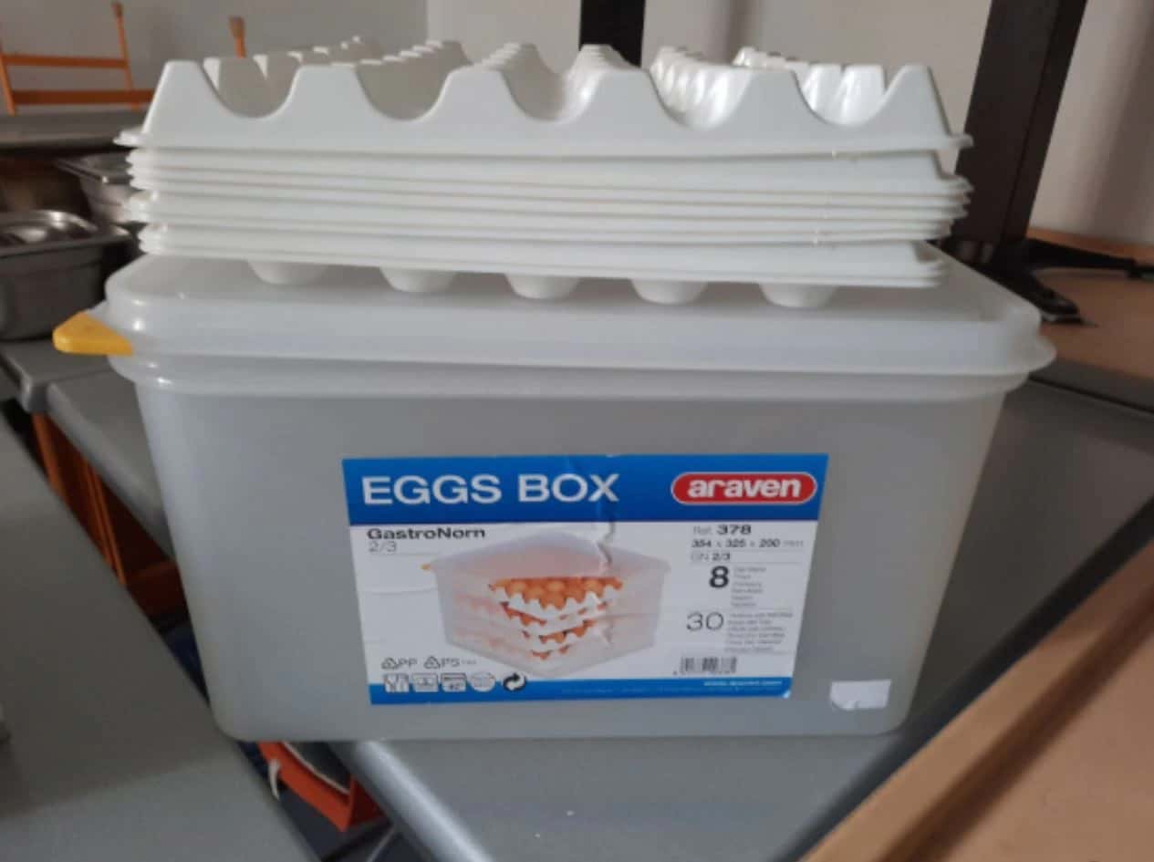 1 boite à œuf de marque ARAVEN de 8x30, ARAVEN à Mirepoix — photo 1