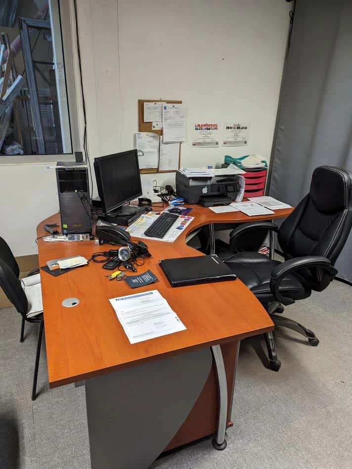 Un bureau d'angle