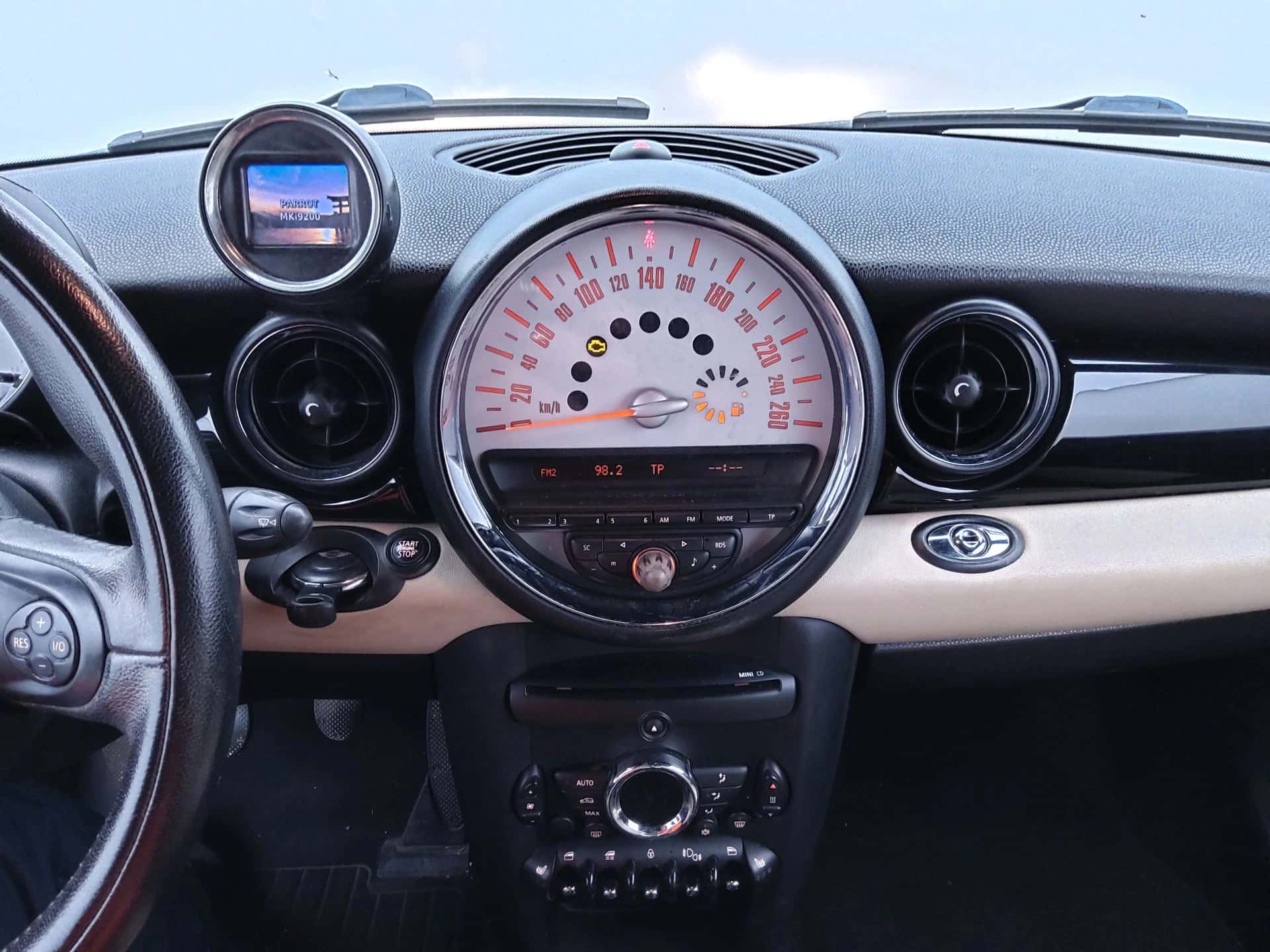Cabriolet 122 ch, MINI · 2012 · 135 296 km · Essence à Bassens — photo 1