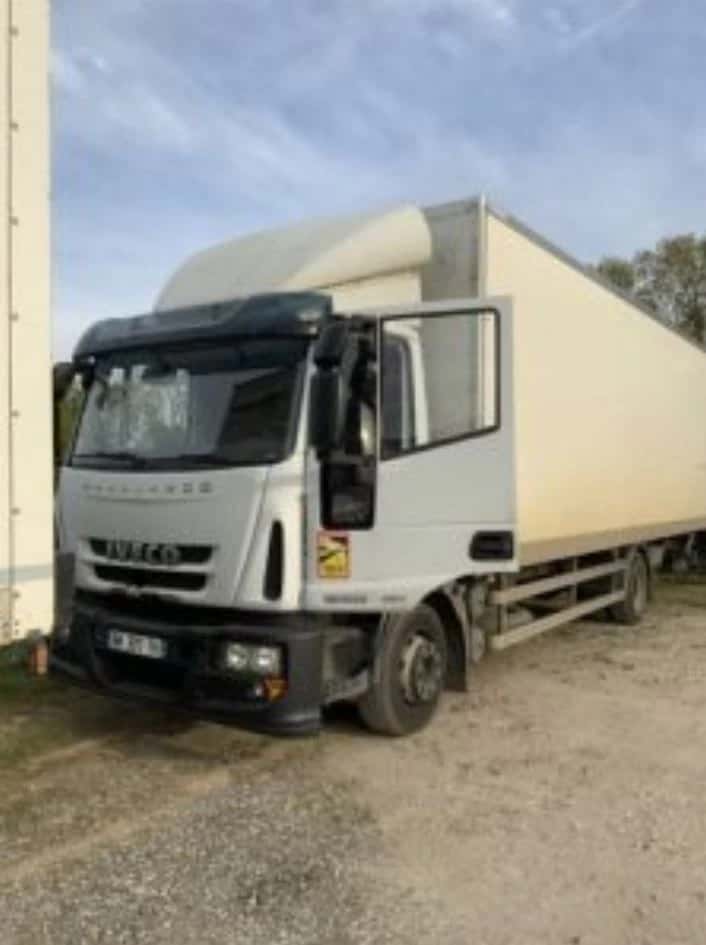 Camion IVECO EUROCARGO Fourgon ML 120E22P, 2019