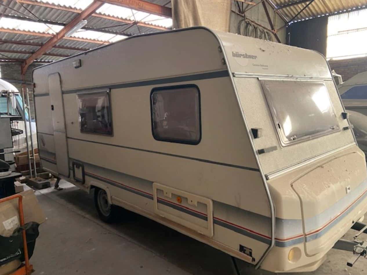 1 Caravane Burstner Holiday à Strasbourg — photo 1