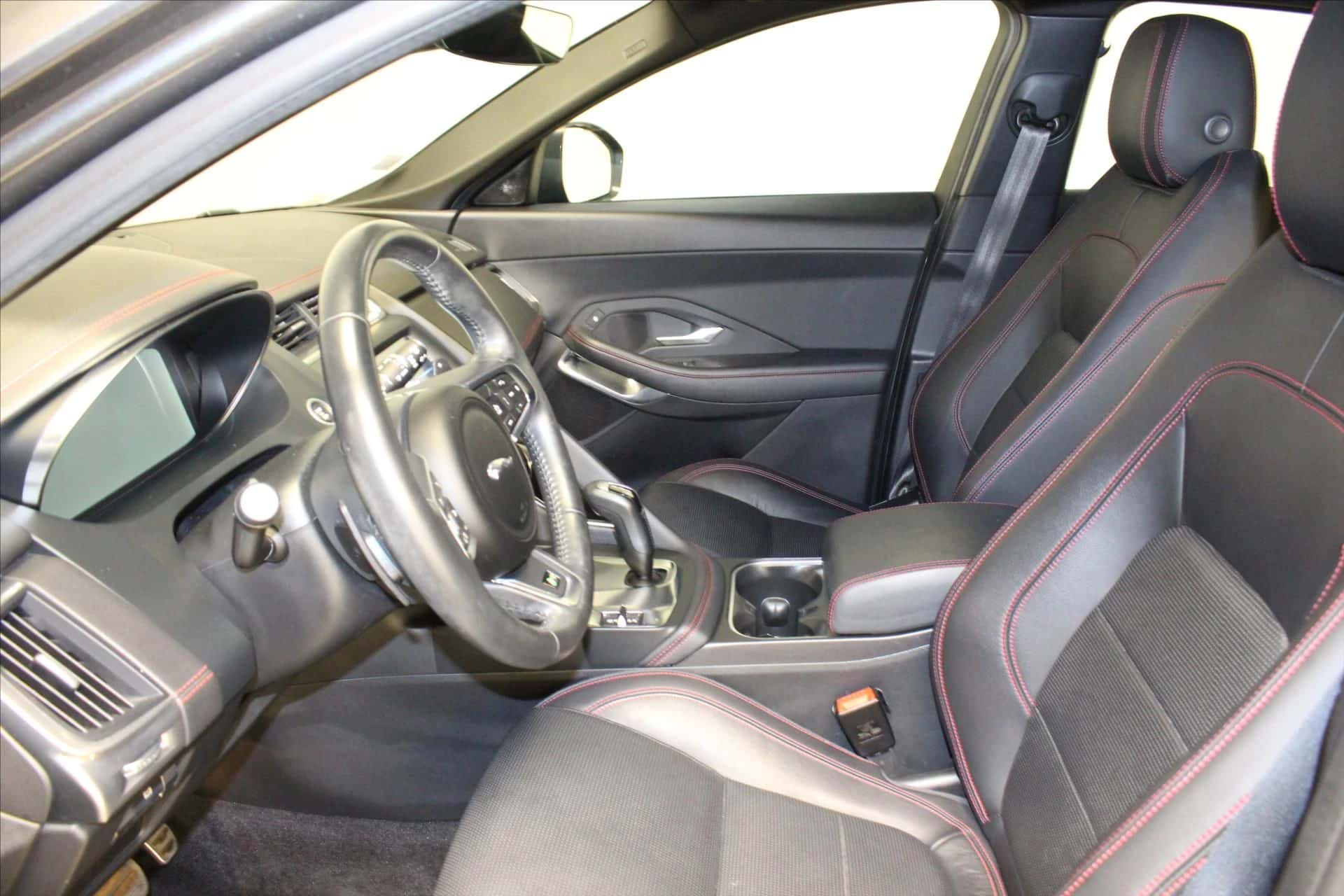 JAGUAR · 2020 · 52546 km · Diesel à Caudan — photo 1