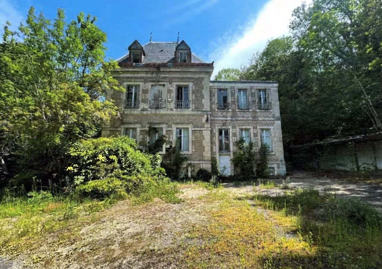 Le Château de la Louère à Montbard