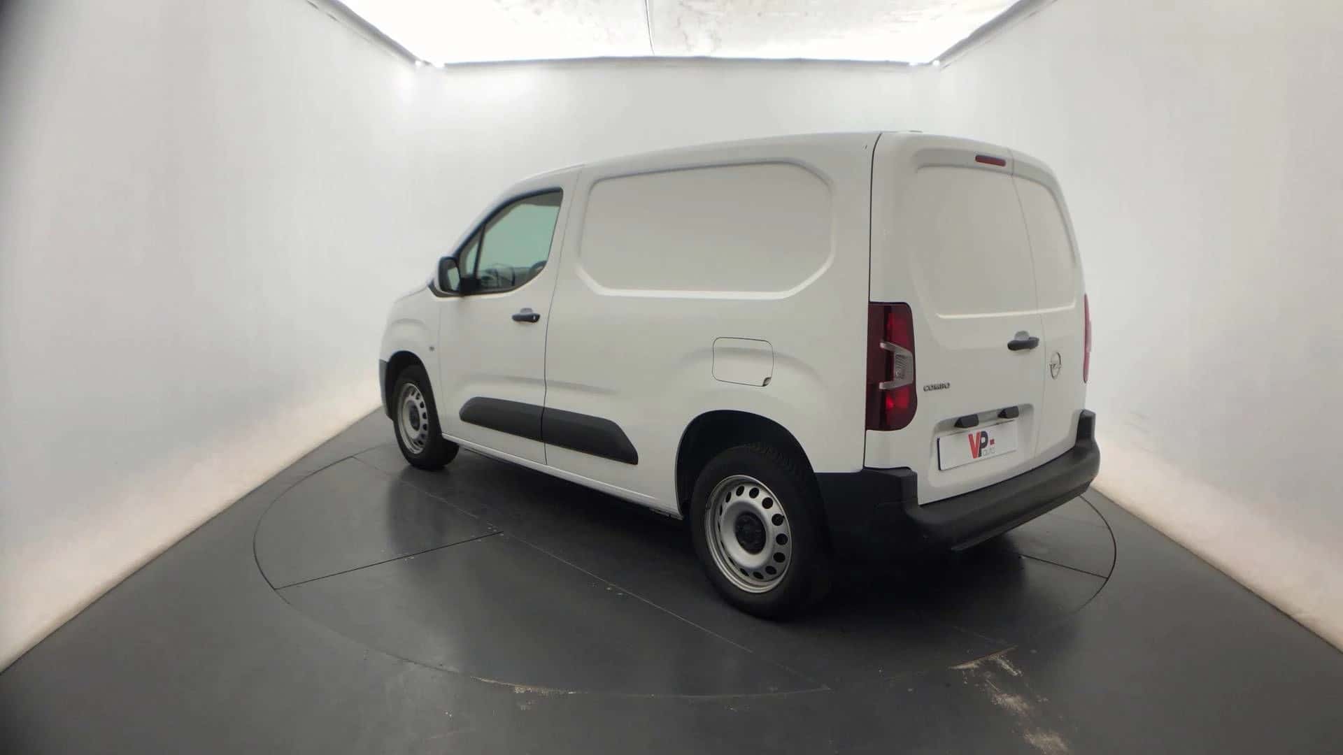 COMBO CARGO 1.5 100 CH S/S L1H1 BVM5 AUGMENTE, OPEL · 2021 · 120 937 km · Diesel à Miramas — photo 1