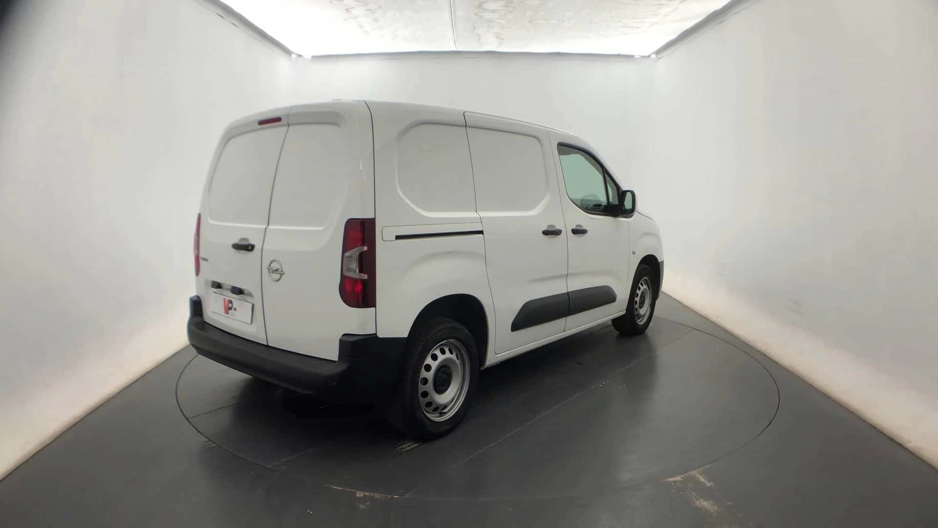 COMBO CARGO 1.5 100 CH S/S L1H1 BVM5 AUGMENTE, OPEL · 2021 · 68 584 km · Diesel à Miramas — photo 1