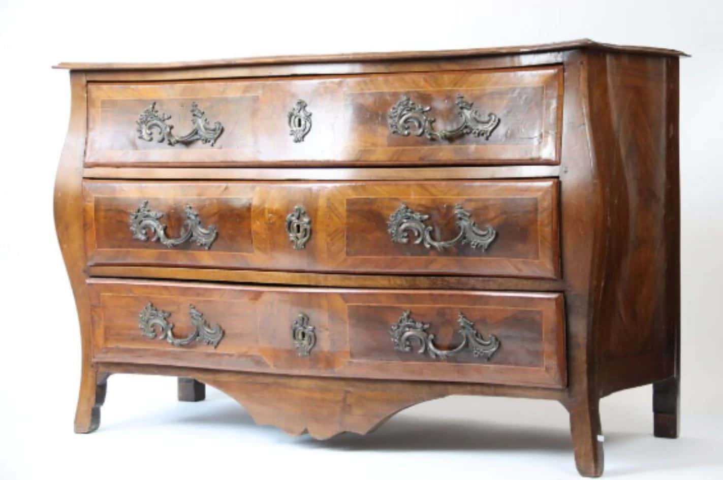 Commode en acajou de l'époque Louis XV