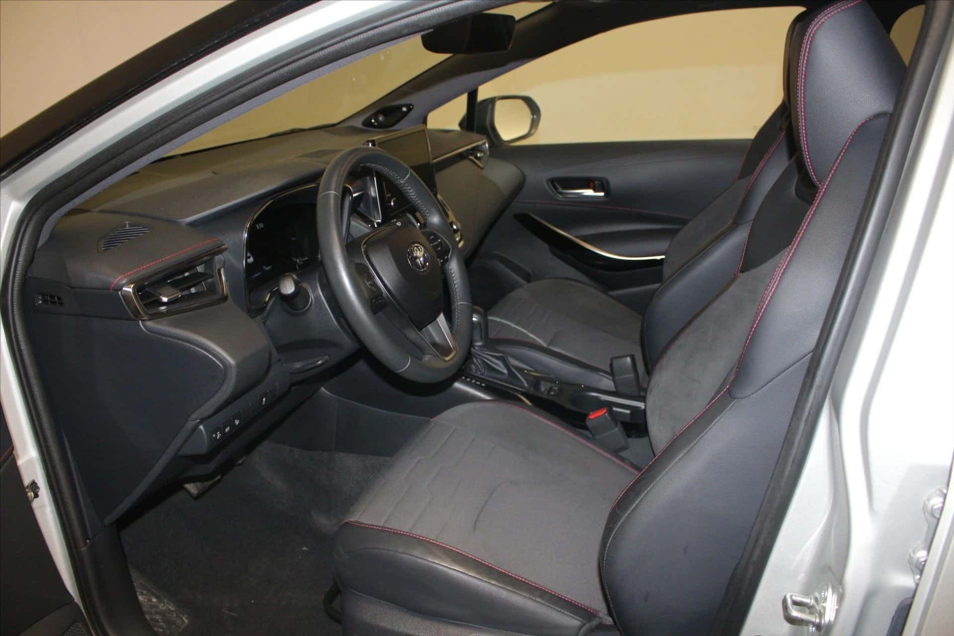 Corolla Hybride 140ch, TOYOTA · 2022 · 36 684 km · Hybride à Caudan — photo 1