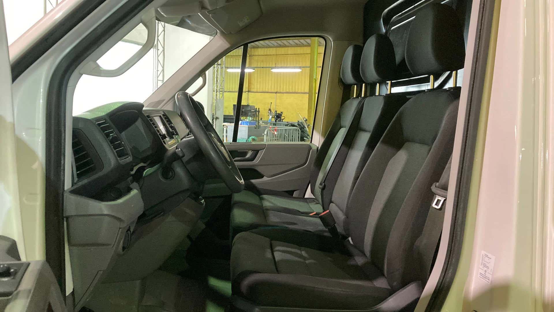 CRAFTER VAN 35 L4H3 2.0 TDI 140 CH, VOLKSWAGEN · 2019 · 112 455 km · Diesel à Vertou — photo 1