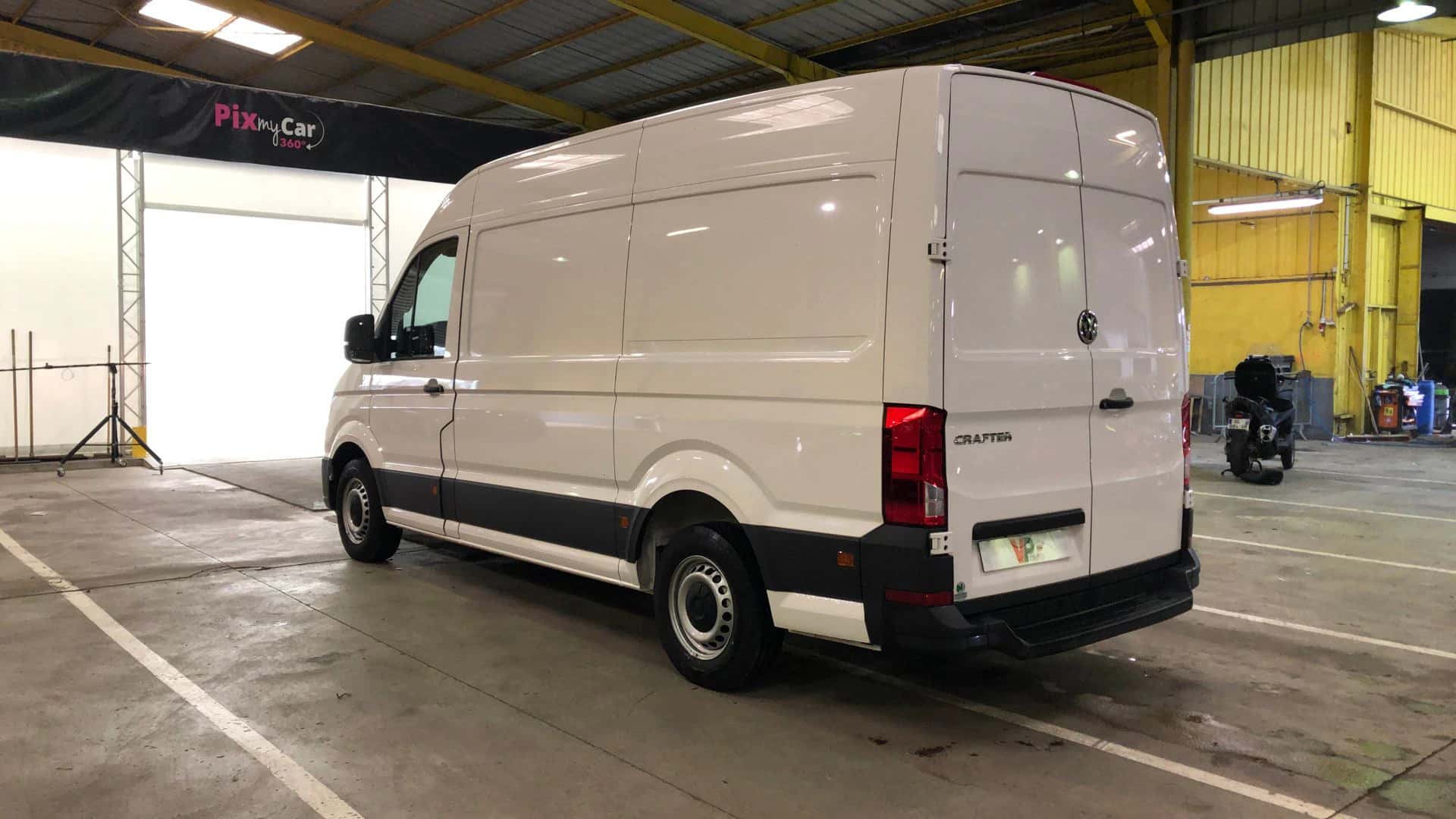 CRAFTER VAN 30 L3H3 2.0 TDI 140 CH, VOLKSWAGEN · 2020 · 2 799 km · Diesel à Vertou — photo 1