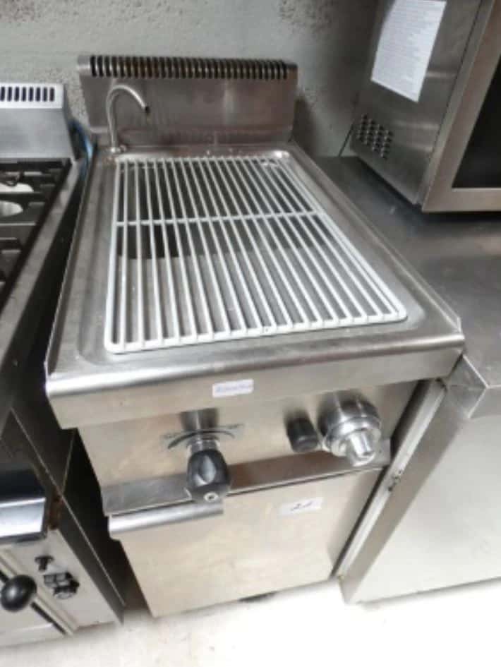 1 cuiseur à pâte en inox L70/P40/H102 CM à Mougins — photo 1