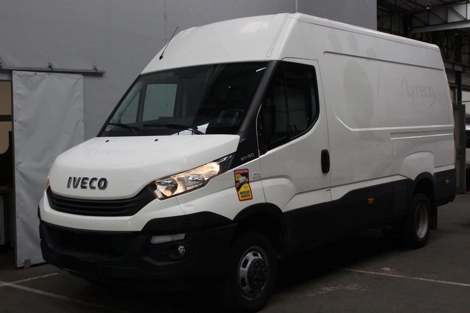 DAILY FOURGON 3.0 HPi 150 52C15V11, IVECO · 2017 · 50979 km · Essence à Caudan — photo 1
