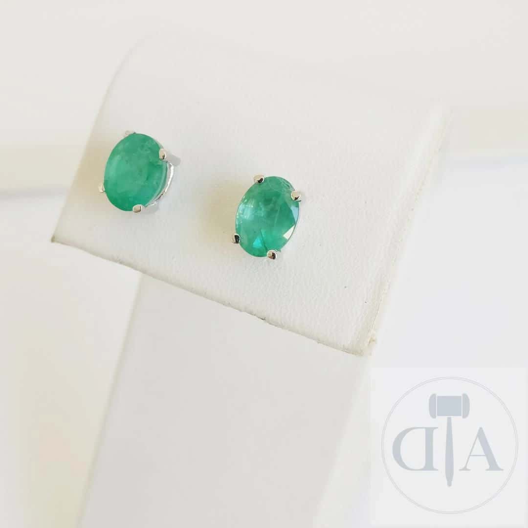 3.27ct Emerald Earrings - Material: 18 kt. White… — photo 1