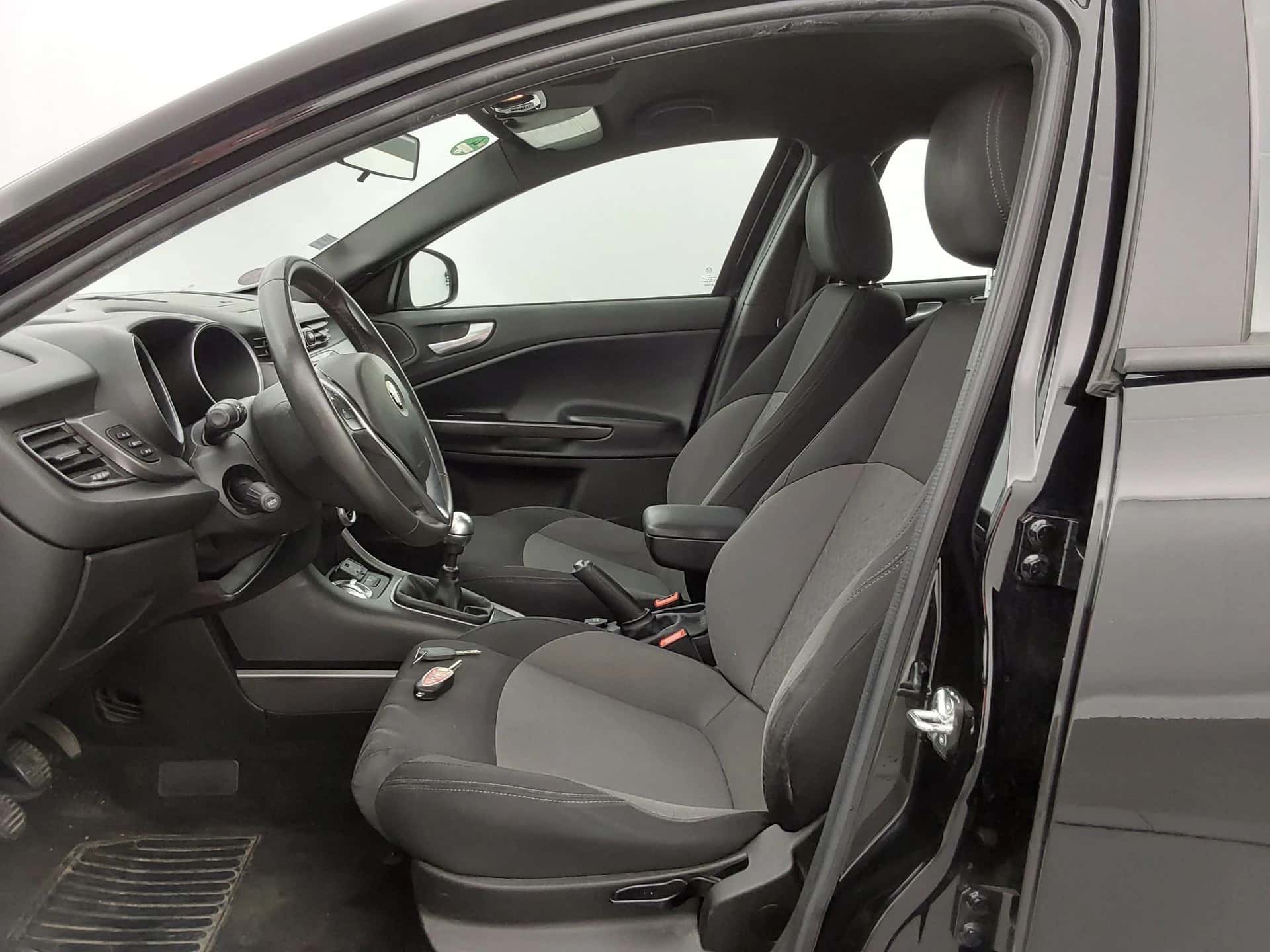 Giulietta 1.4 TJet 105 ch S&S, ALFA ROMEO · 2014 · 155 548 km · Essence à Valenton — photo 1