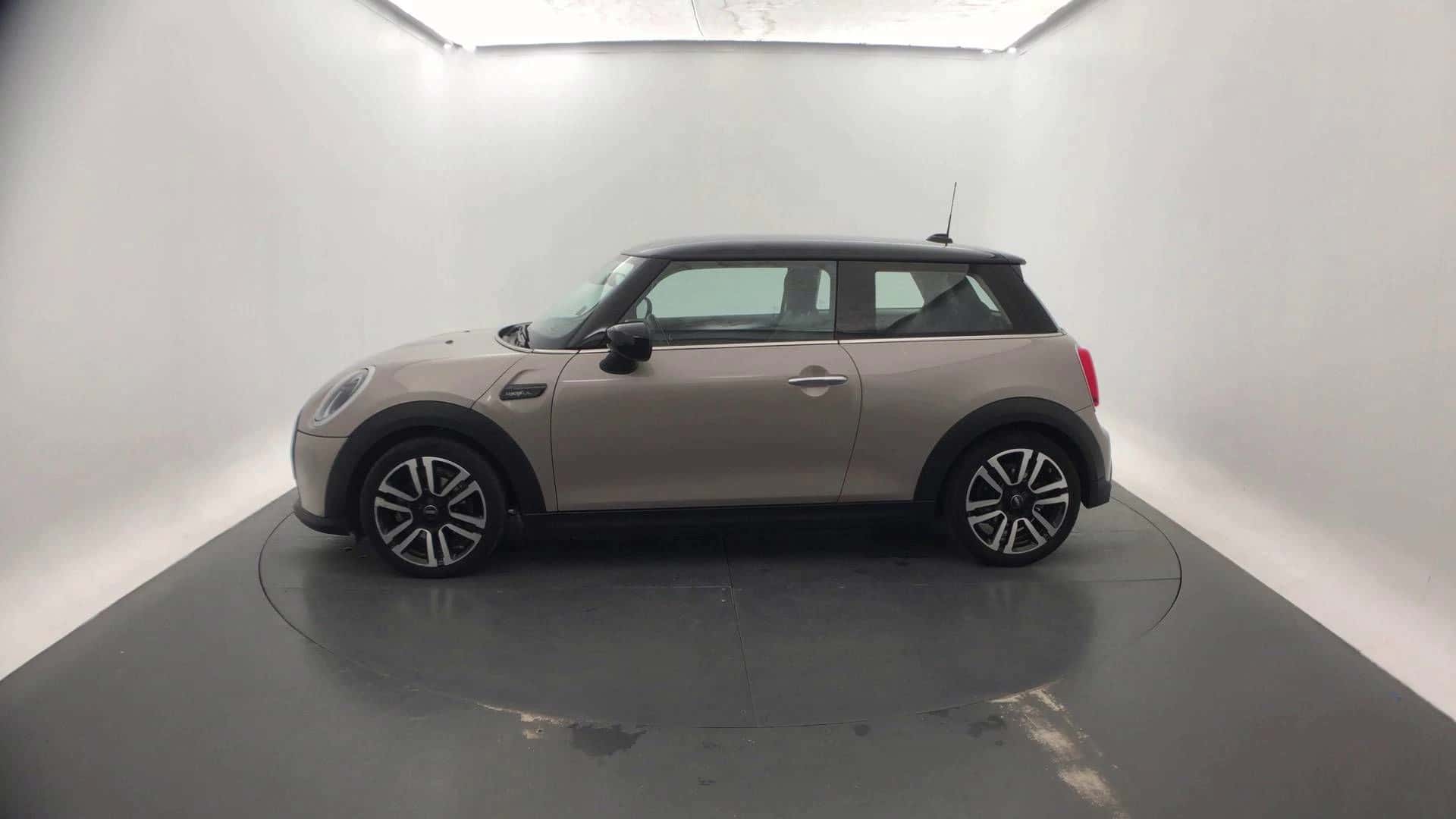 Hatch 3 Portes Cooper 136 ch BVA7, MINI · 2023 · 33 540 km · Essence à Miramas — photo 1