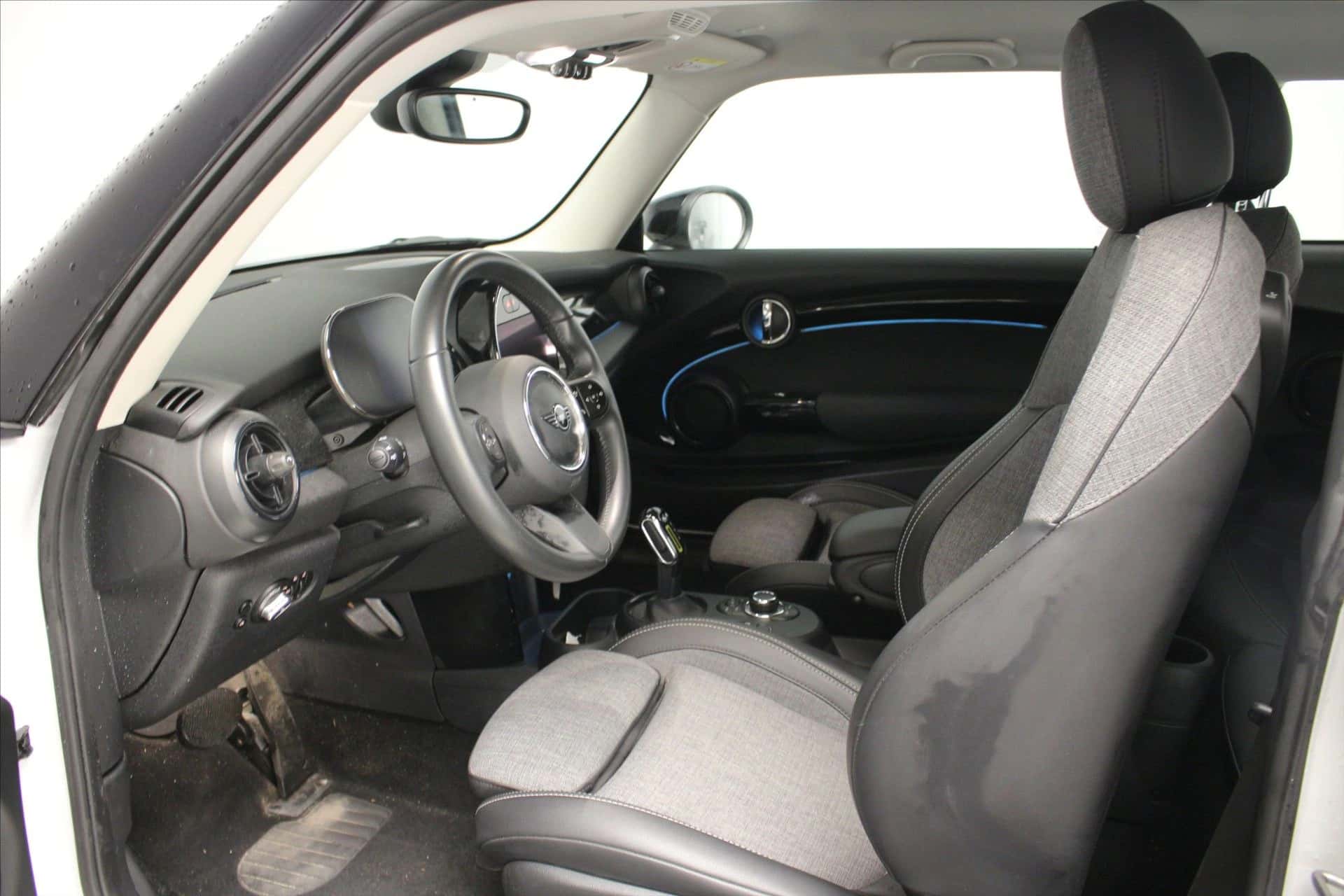 Hatch 3 Portes Cooper SE 184 ch, MINI · 2023 · 37 700 km · Electrique à Caudan — photo 1