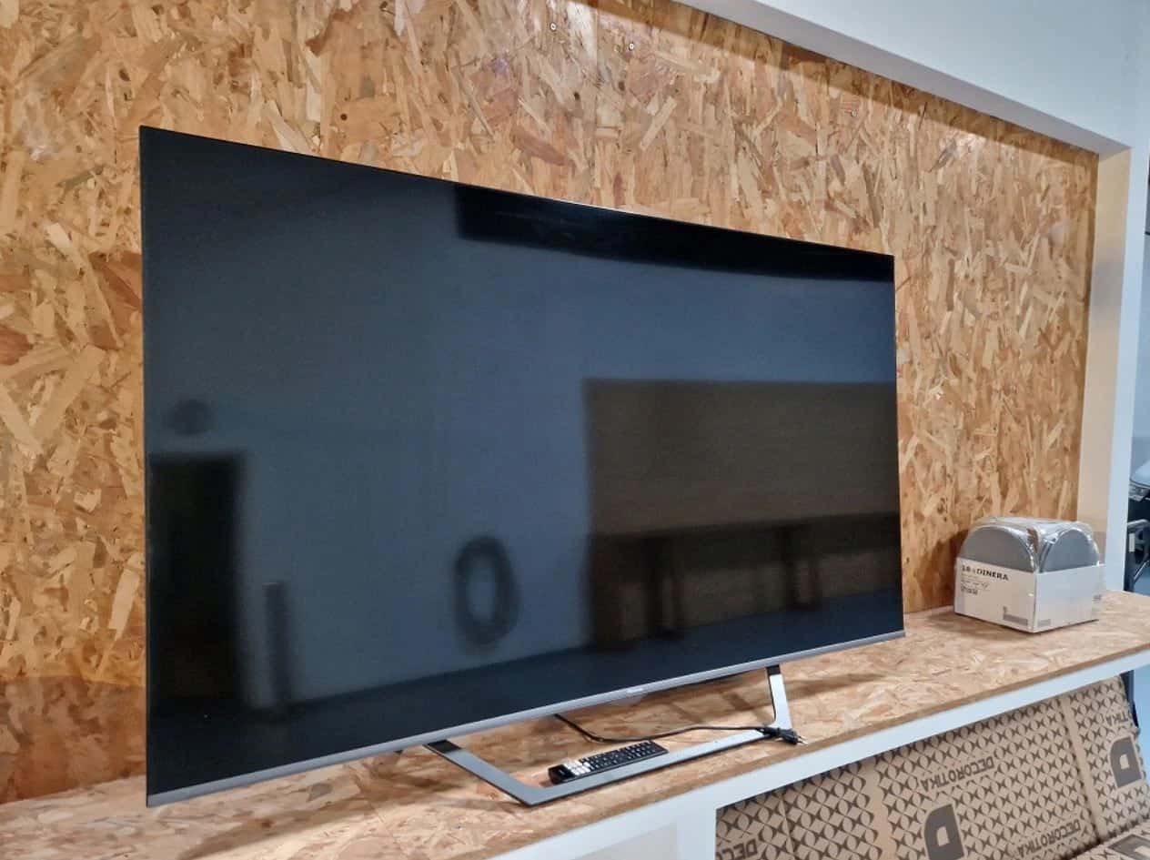 1 TV Hisense de 165 cm