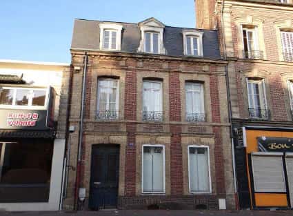 Immeuble à Elbeuf (76), Elbeuf à Elbeuf — photo 1