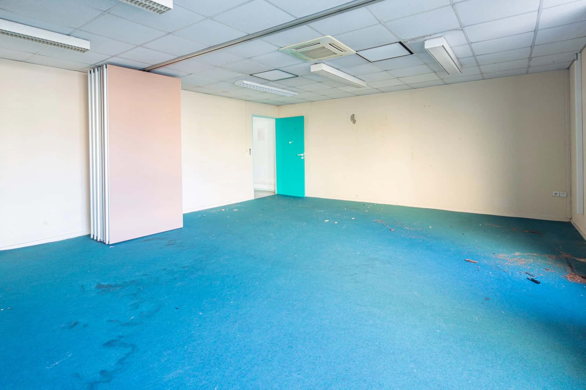 Un immeuble à usage professionnel au Bouscat, Le Bouscat · 570 m² · 1711 €/m² à Le Bouscat — photo 1