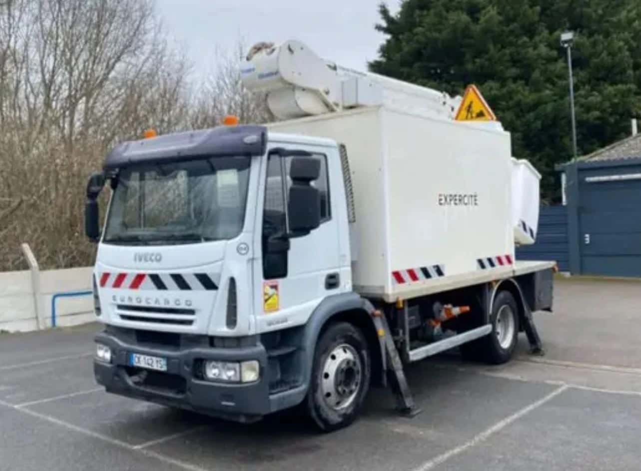 IVECO ML 120E22 NACELLE, Iveco · 2008 à Béthune — photo 1