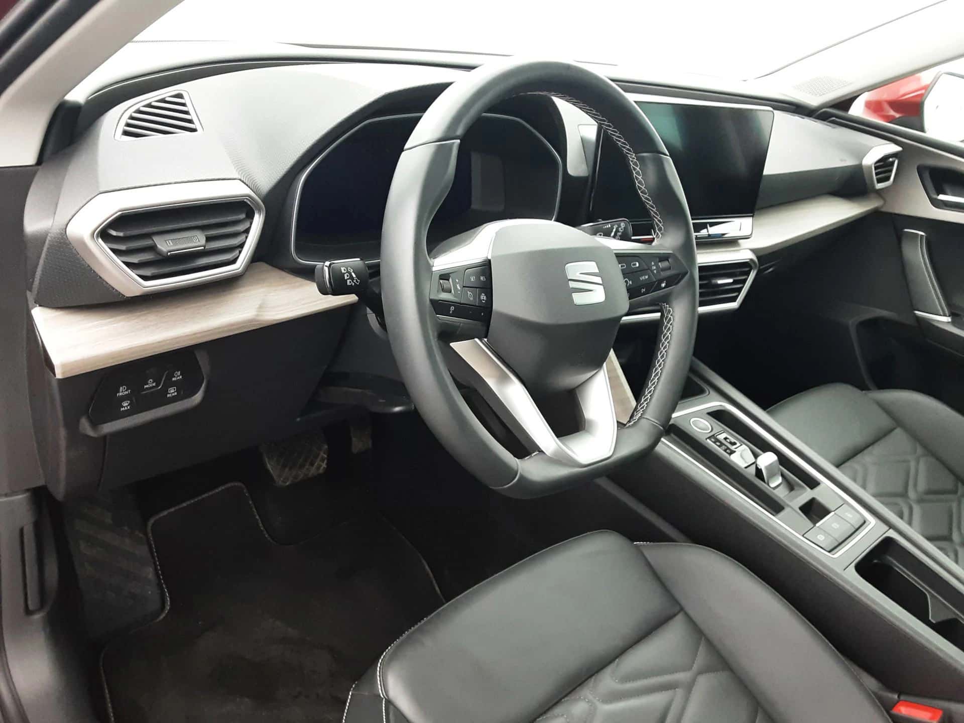 Leon 2.0 TDI 150 DSG7 Xcellence, SEAT · 2023 · 14480 km · Essence à Vertou — photo 1