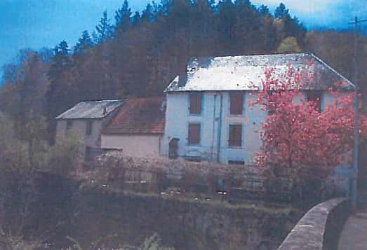 Local commercial à Menat (63), Menat à Menat — photo 1