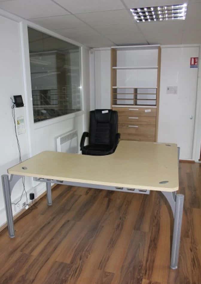 Lot de mobilier de bureau