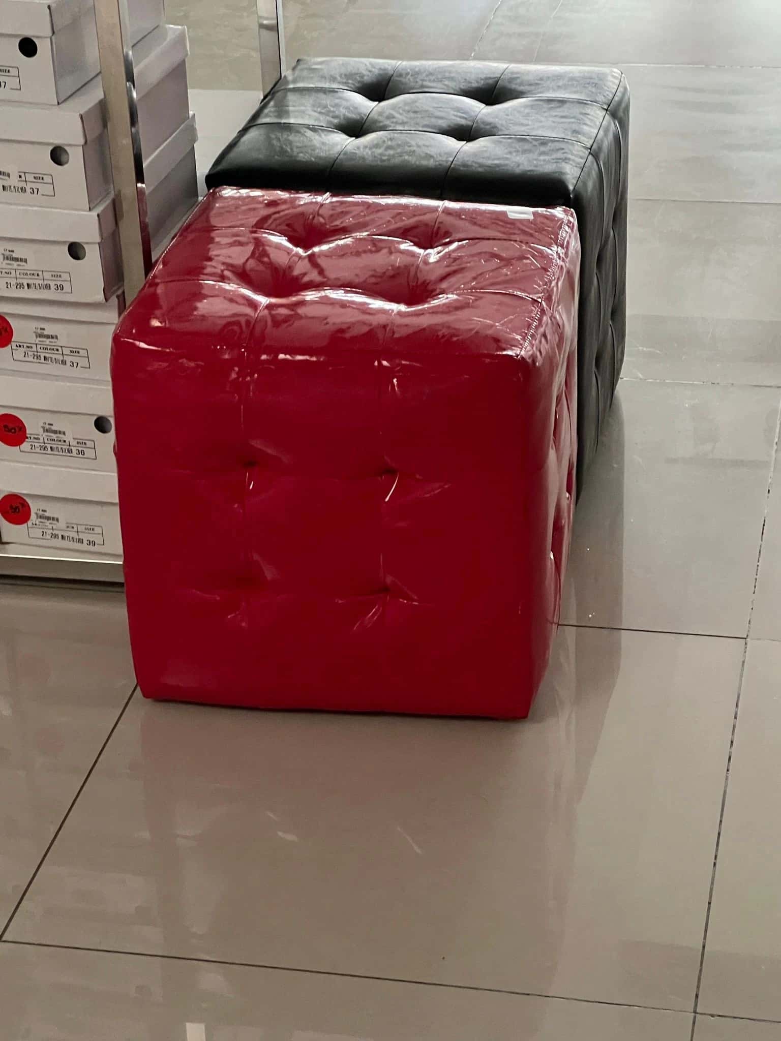 Lot de 10 poufs à Molsheim — photo 1