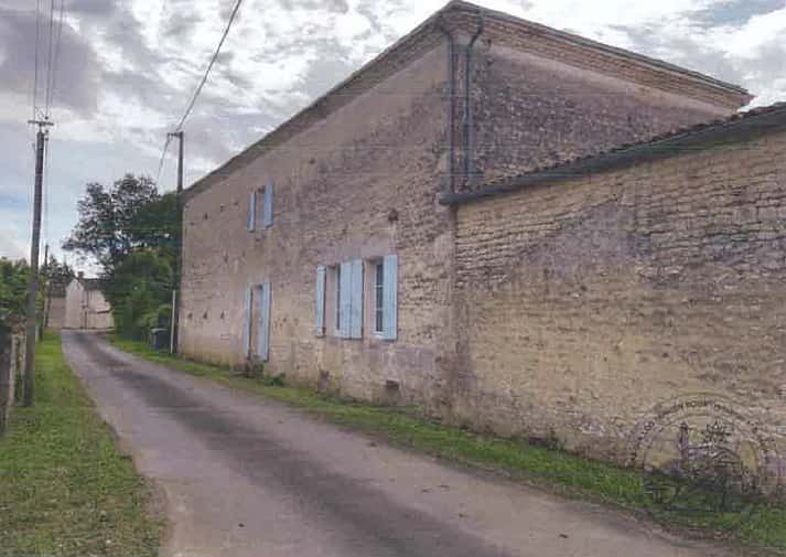 Maison à Varaize (17), Varaize à Varaize — photo 1