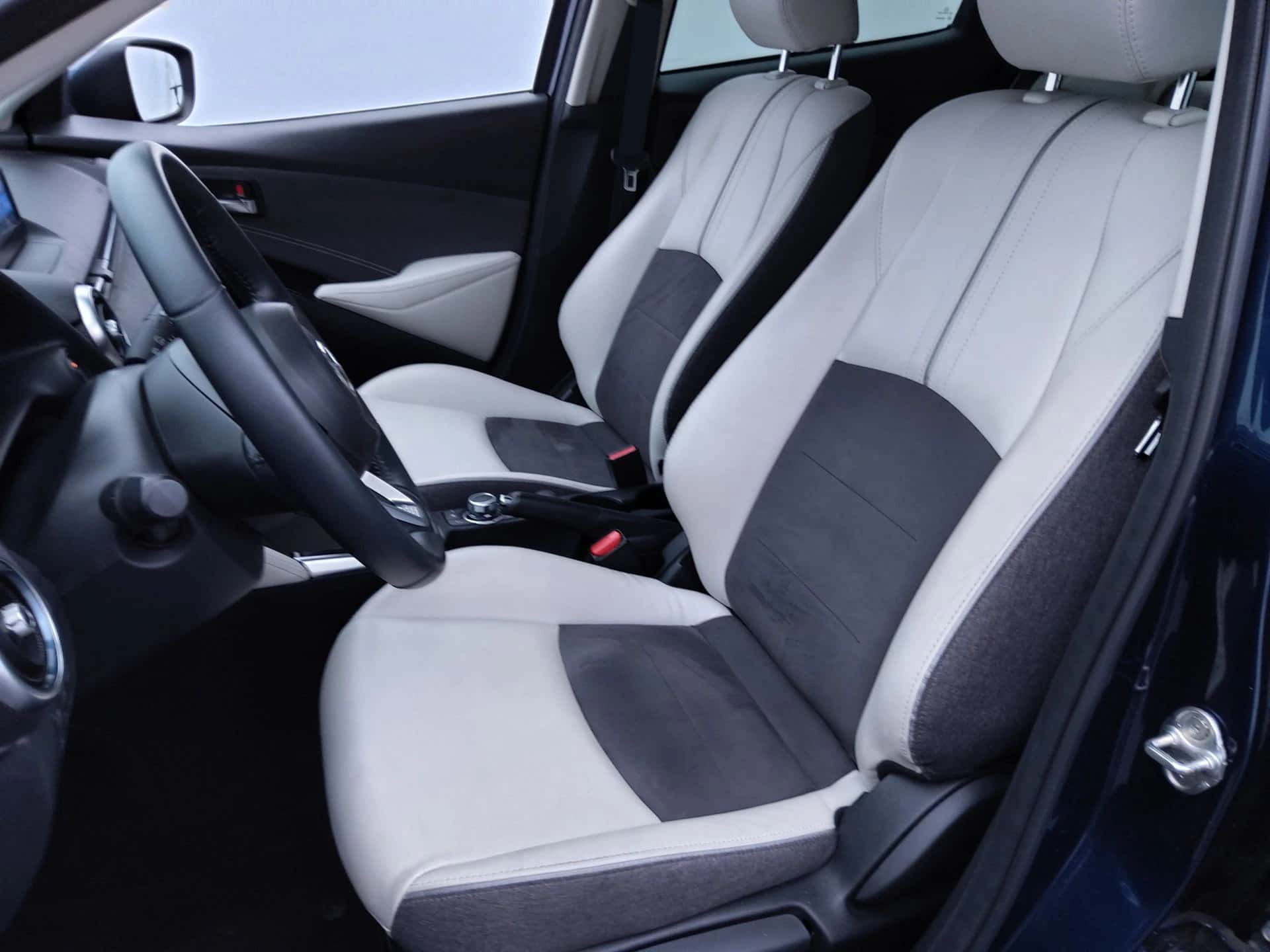 Mazda2 1.5L SKYACTIV-G M Hybrid 90ch, MAZDA · 2022 · 45 135 km · Hybride à Bassens — photo 1