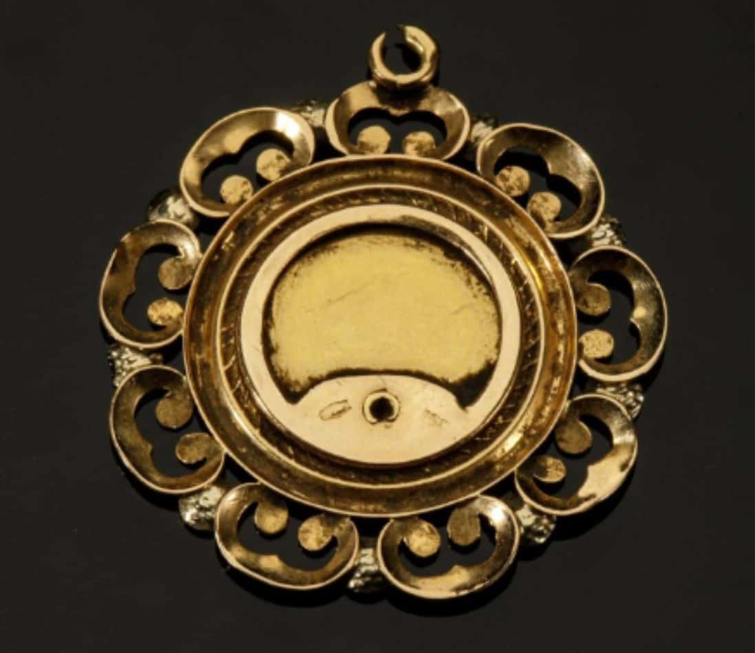 Médaille en or jaune et gris 18K, Or jaune et gris à Châtellerault — photo 1