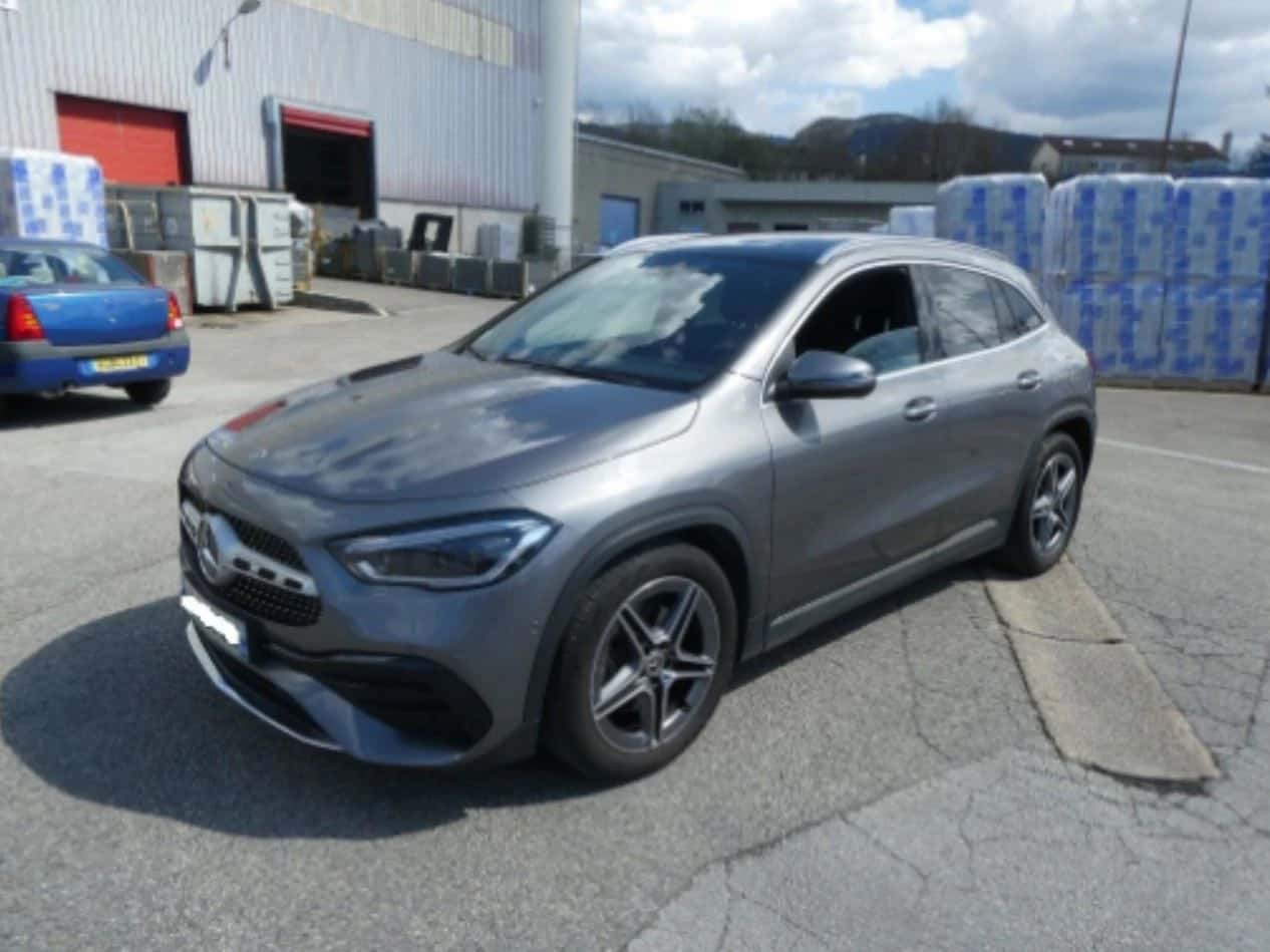 Mercedes GLA 200D AMGLINE ayant 18549 km au compteur