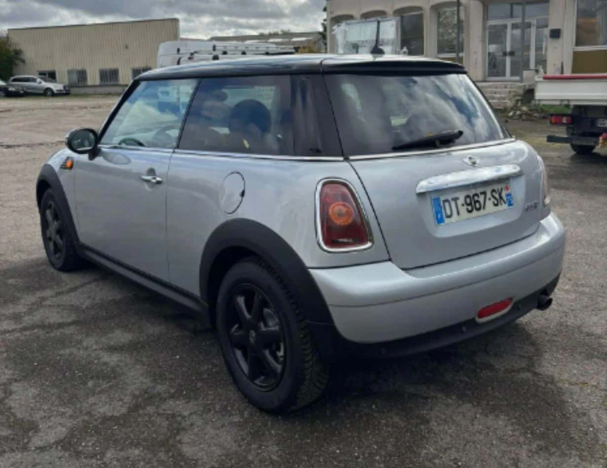 Mini Cooper 1.6i, année 2007, avec 180427 km au compteur