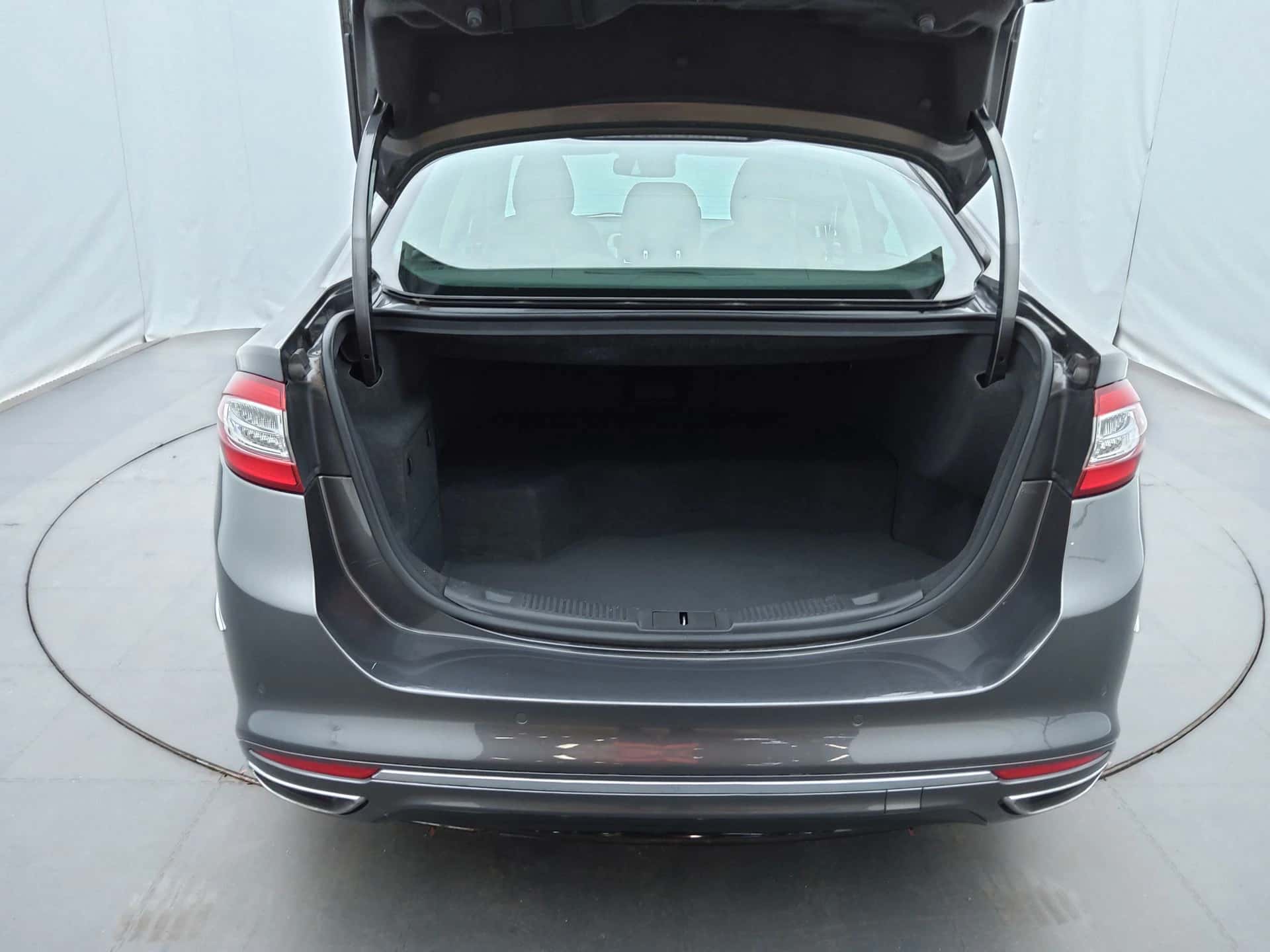 Mondeo Vignale 2.0 Hybrid 187 BVA6, FORD · 2017 · 113 337 km · Hybride à Bassens — photo 1