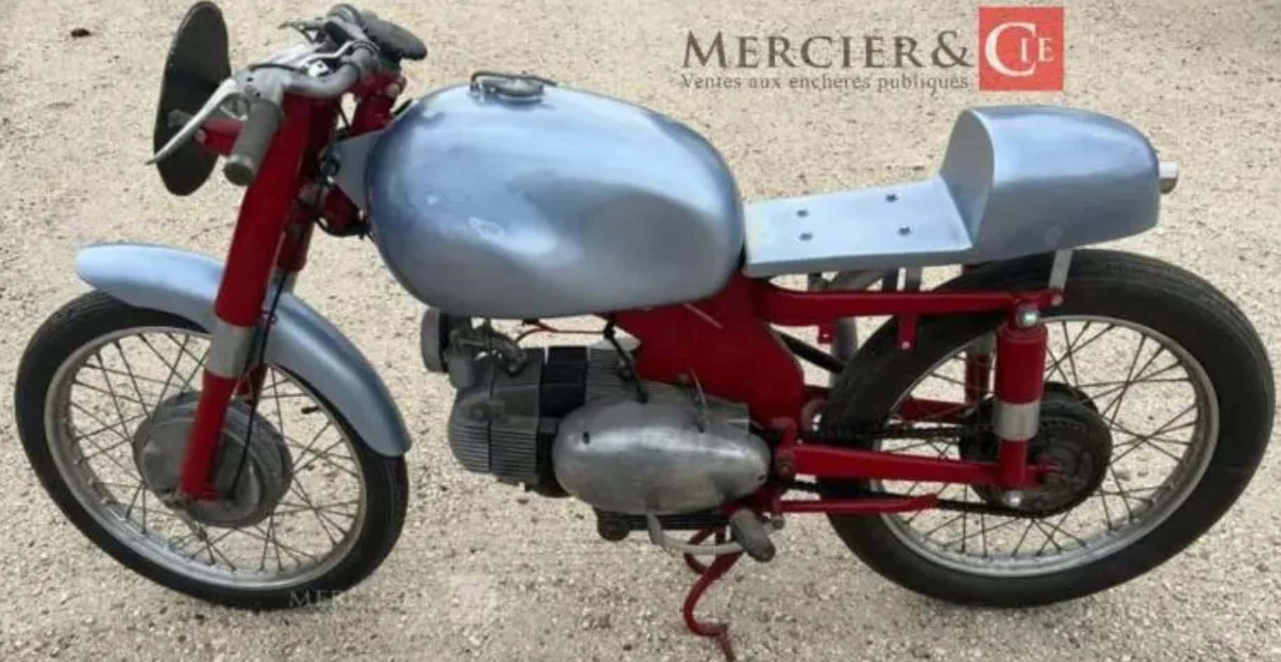Moto Beneli Motobi, 175 cm³, de couleur gris