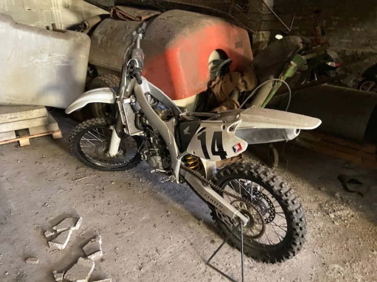 1 Moto Cross Honda MX démontée