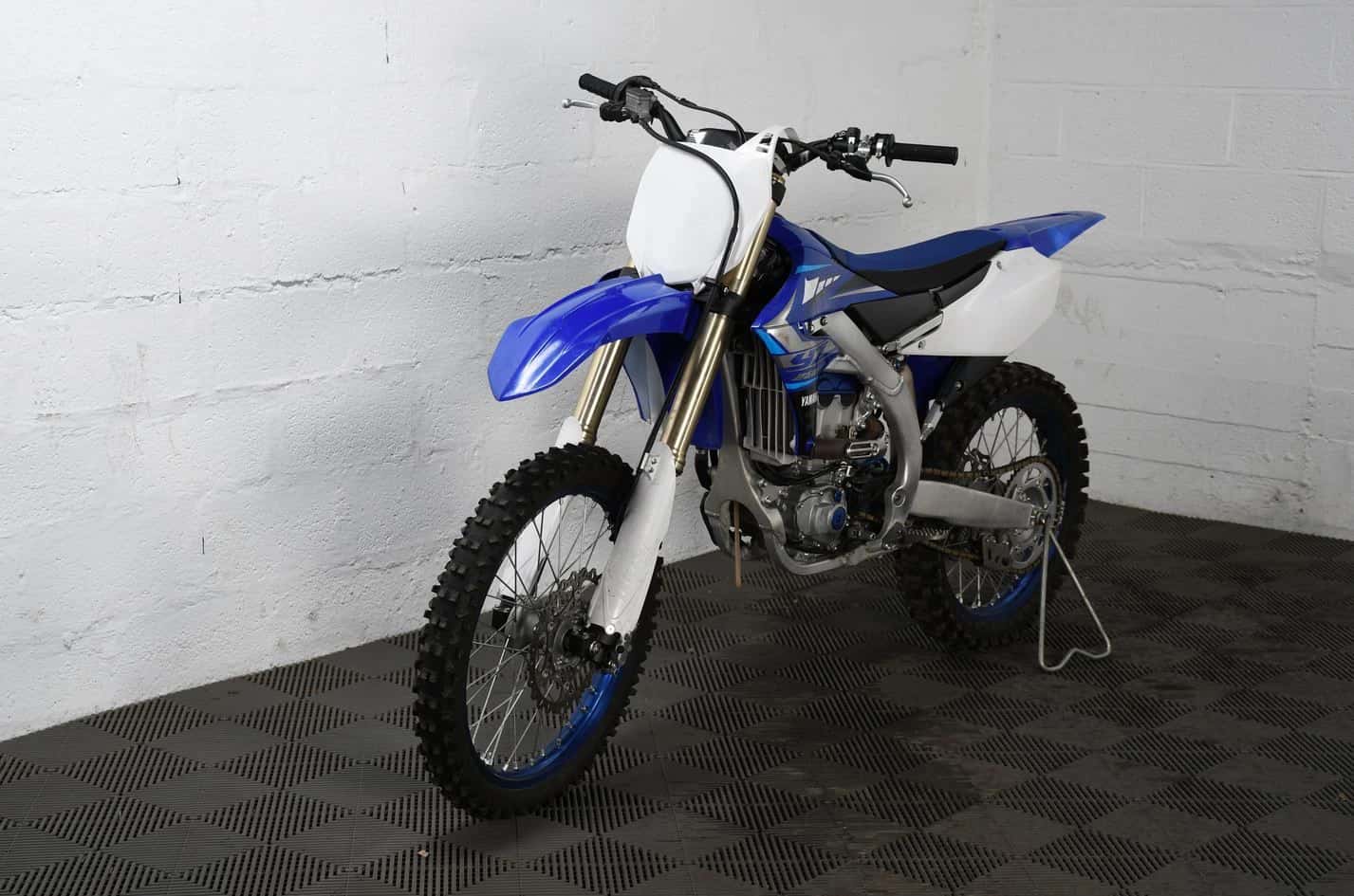 Moto Yamaha 250, année 2020
