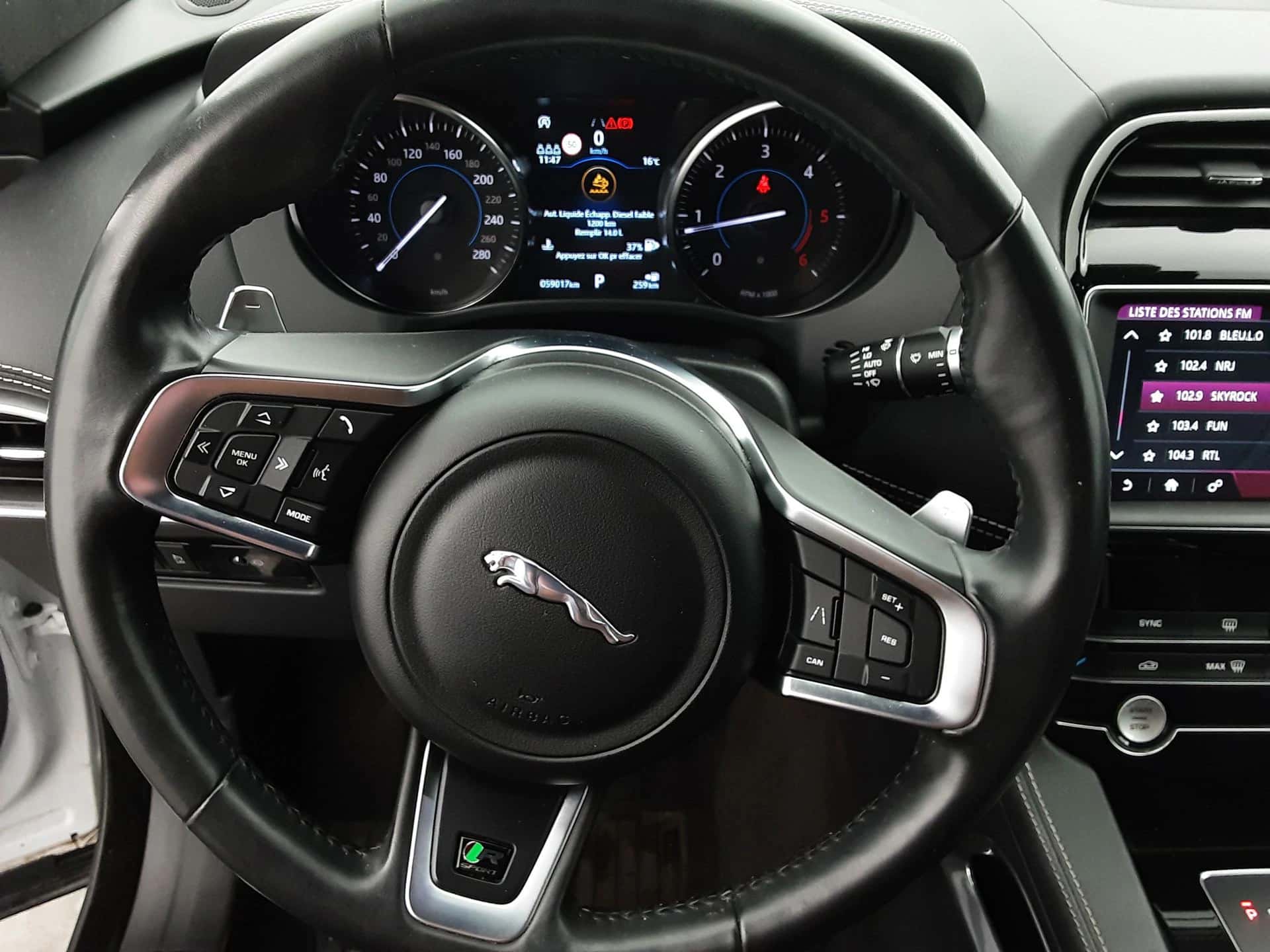 F-Pace 2.0 D - 180 ch  AWD BVA8, JAGUAR · 2020 · 59 012 km · Diesel à Caudan — photo 1