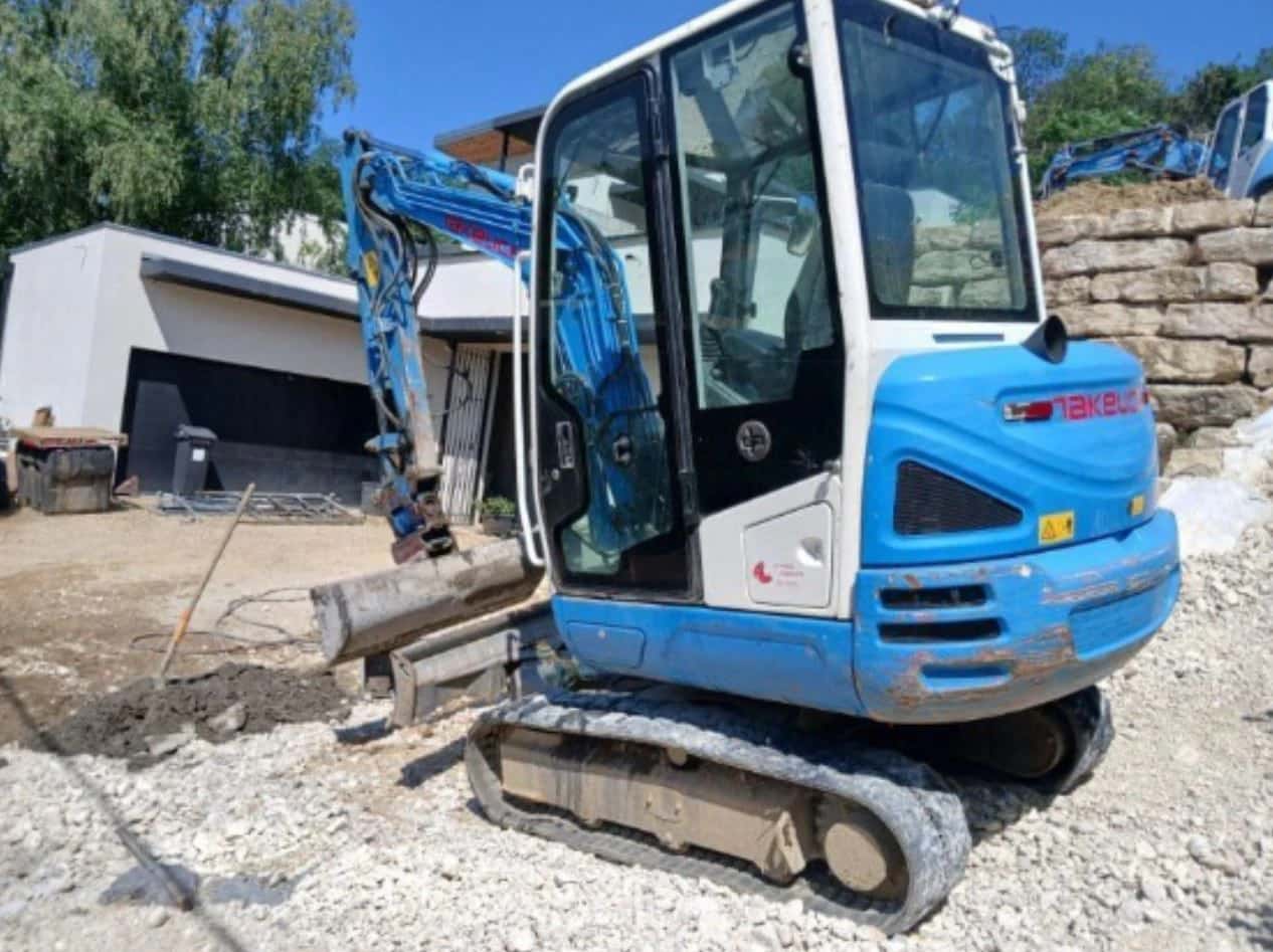 Pelle Takeuchi TB230 de 2019, avec 2181 heures au compteur