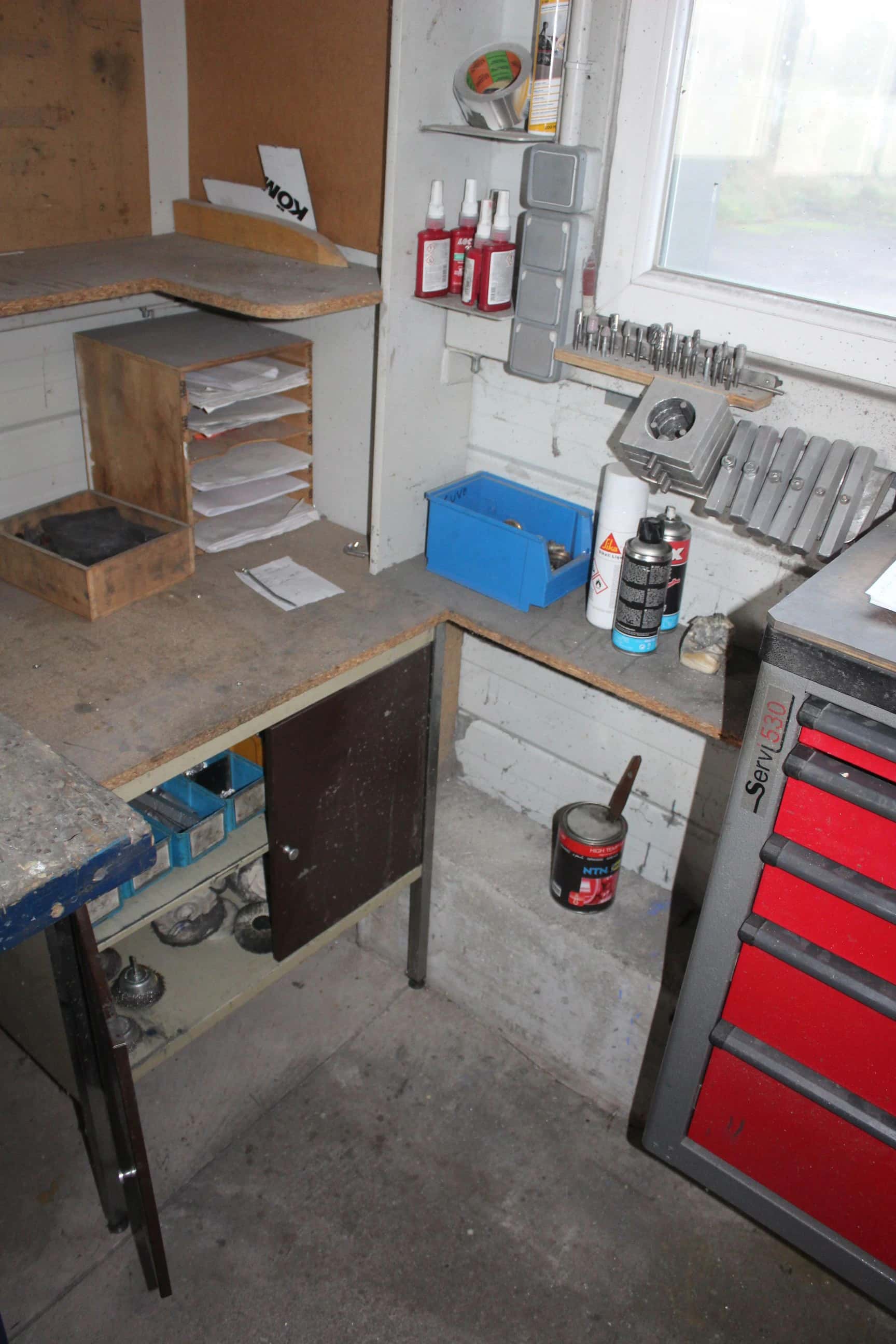 1 petit lot de forets, d'outillage et de disques a…