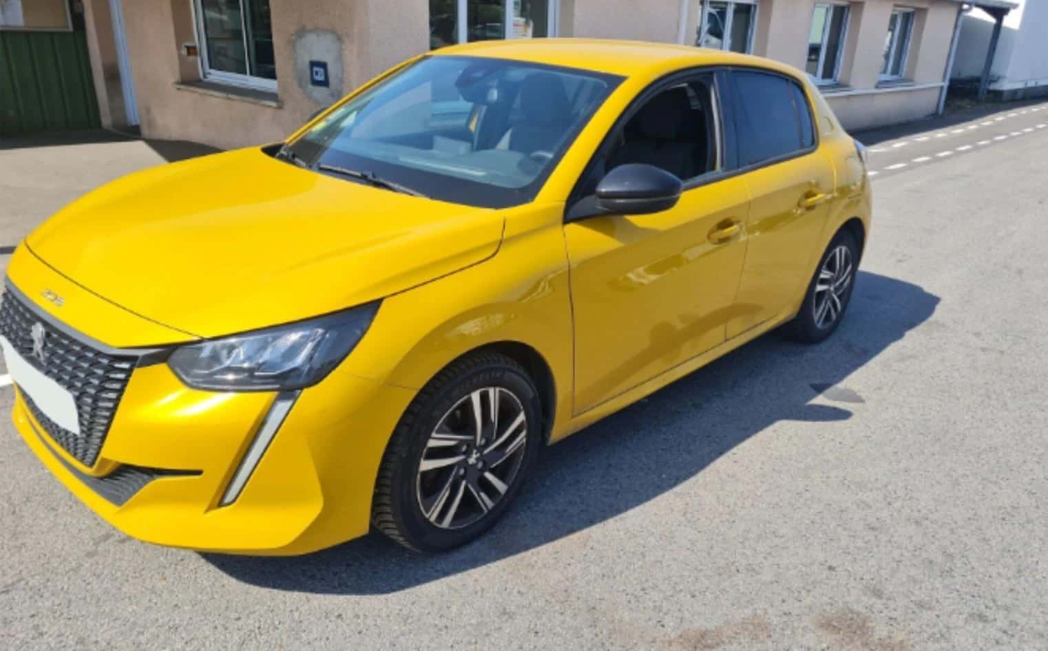 Peugeot 208, année 2022, avec 83300 km au compteur