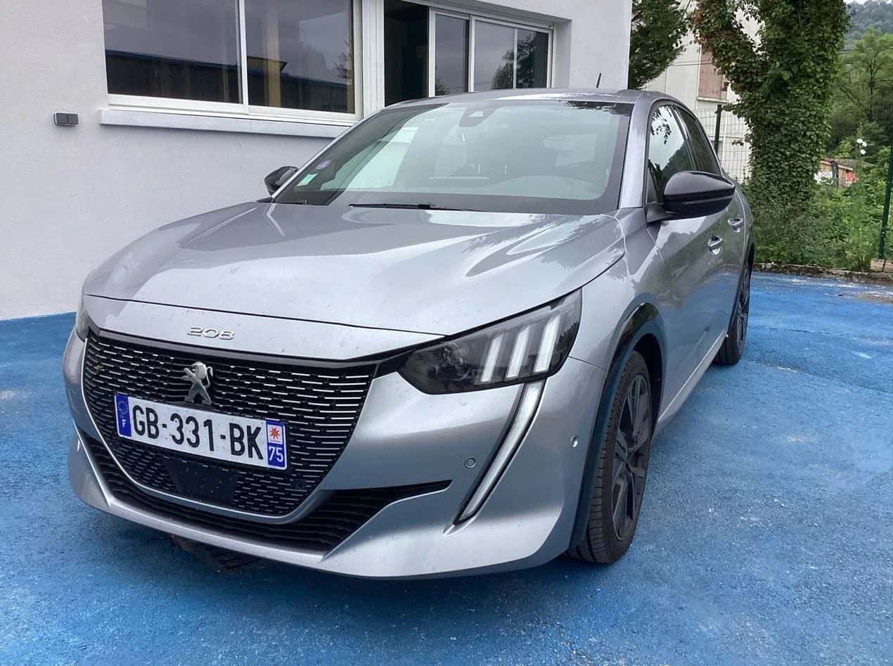 Peugeot 208 1.2L PureTech 100 Allure Pack, année 2021